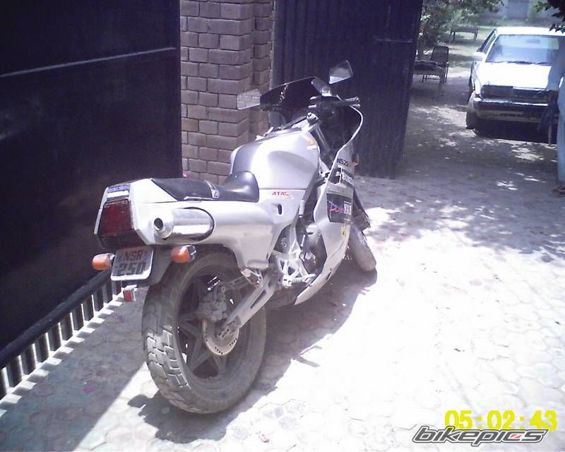 Photo 1674018