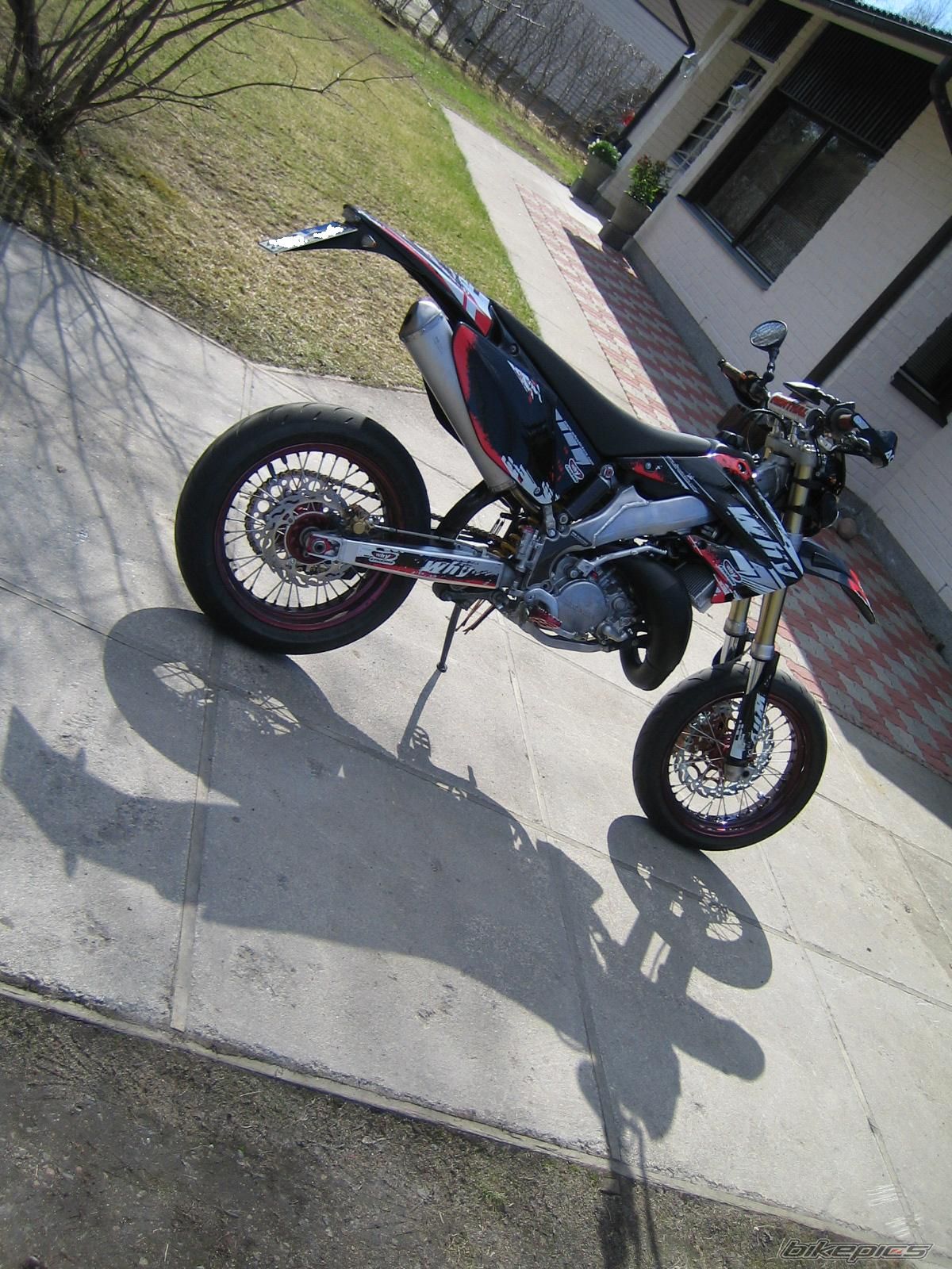 Photo 1674032