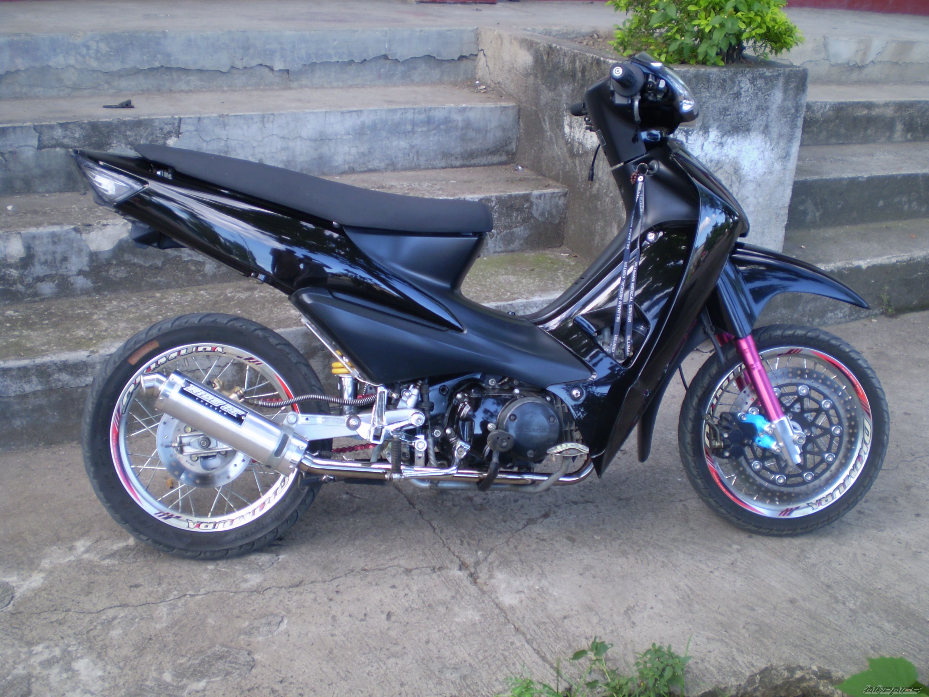 Photo 1674091