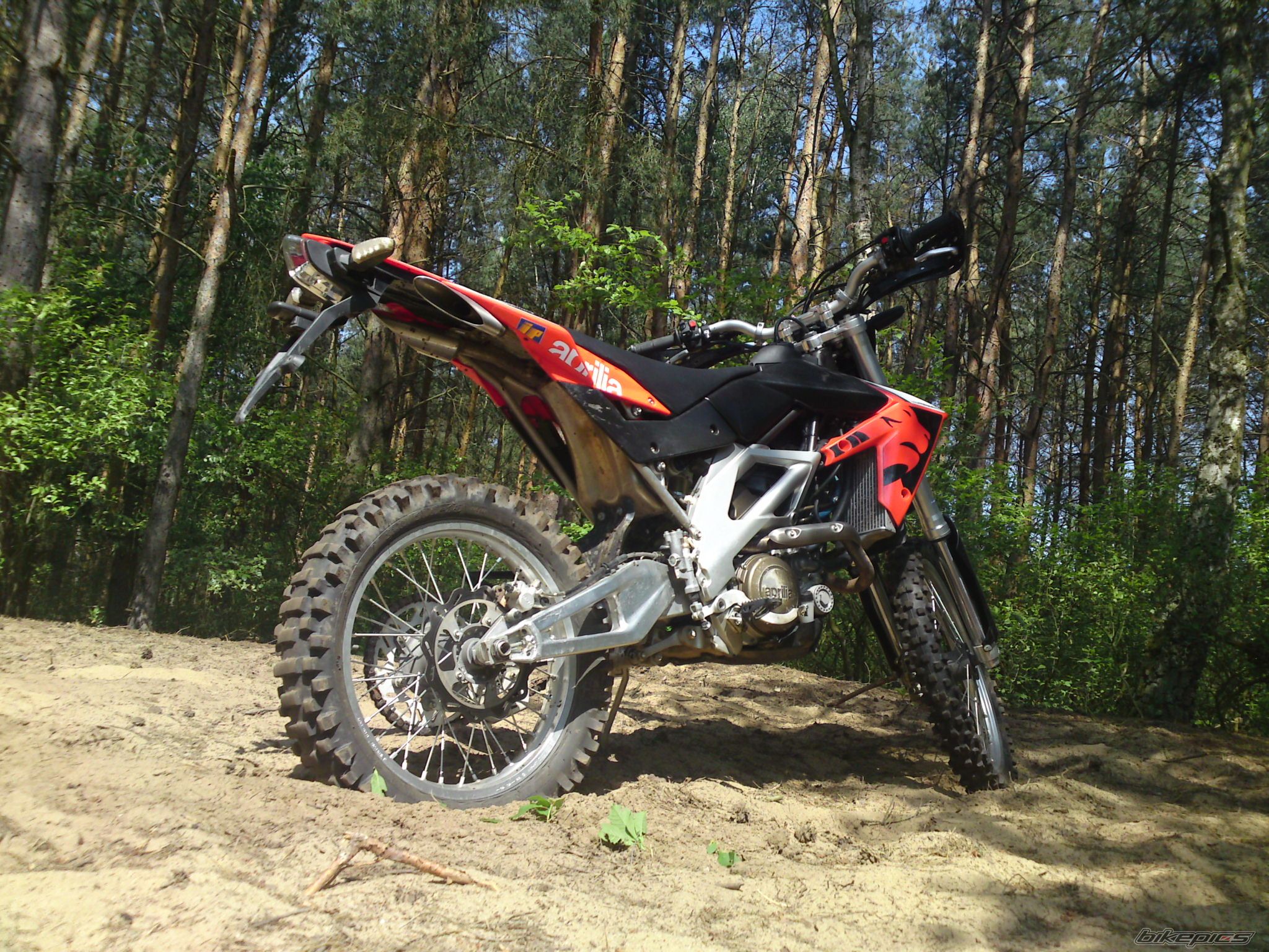 Photo 1674136