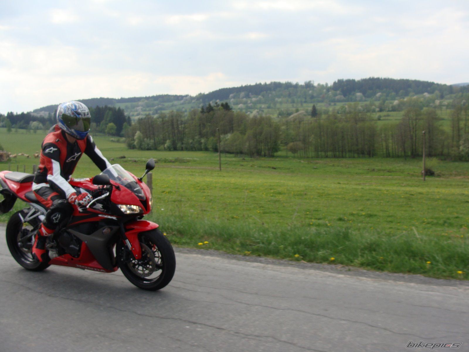 Bike Photo 1675409