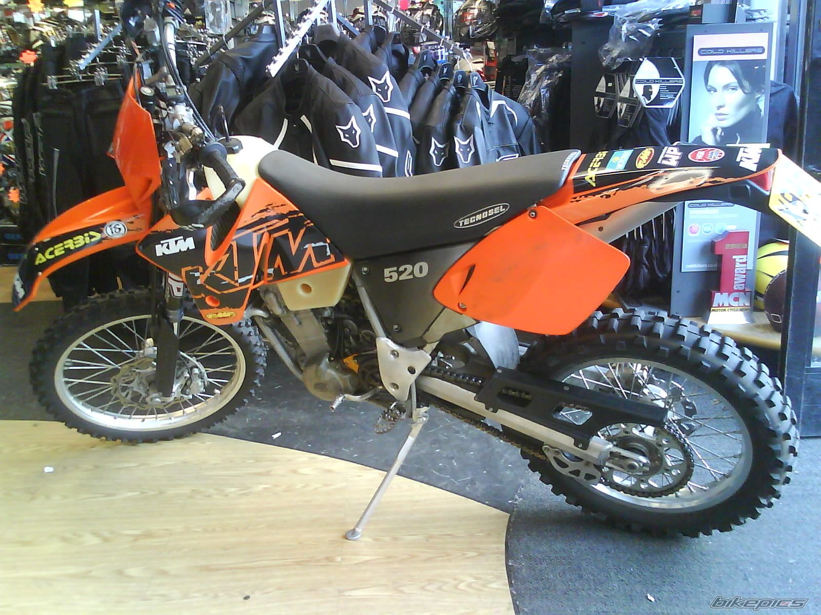 Photo 1675592