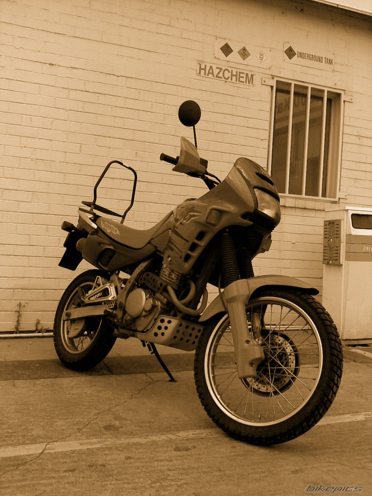 Photo 1675918