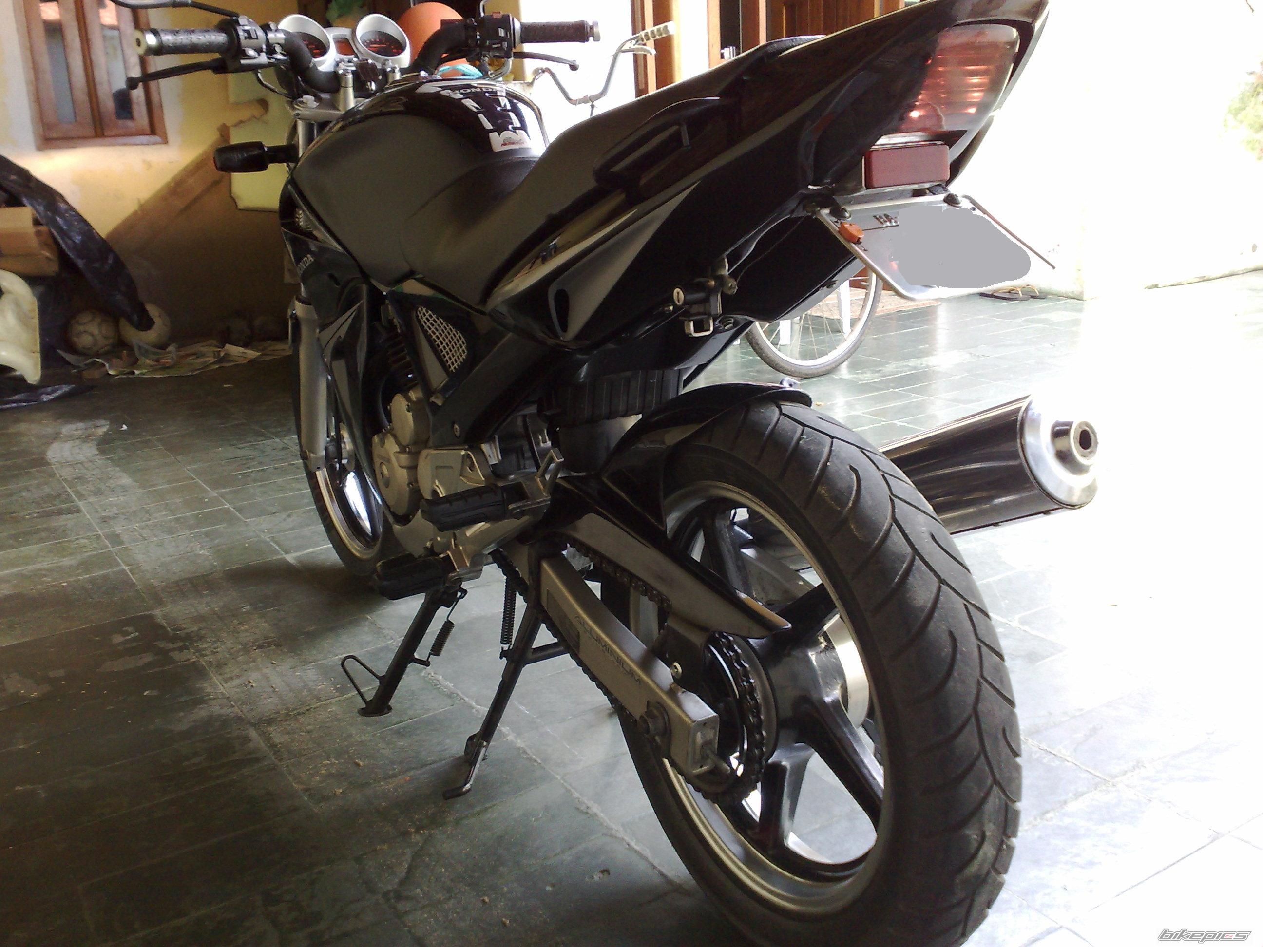 Photo 1676537