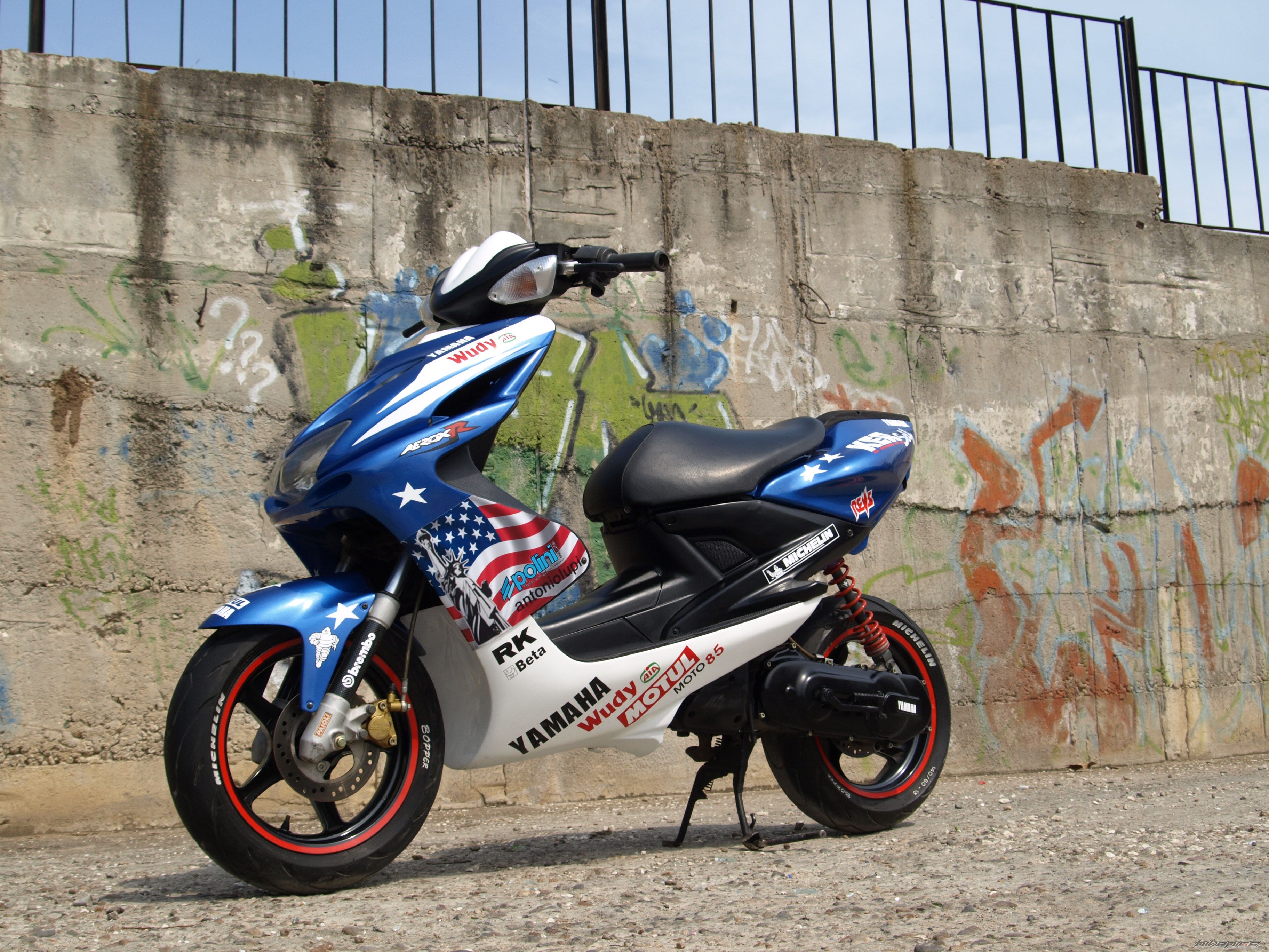 Bike Photo 1676874