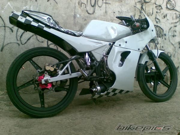 Photo 1676937