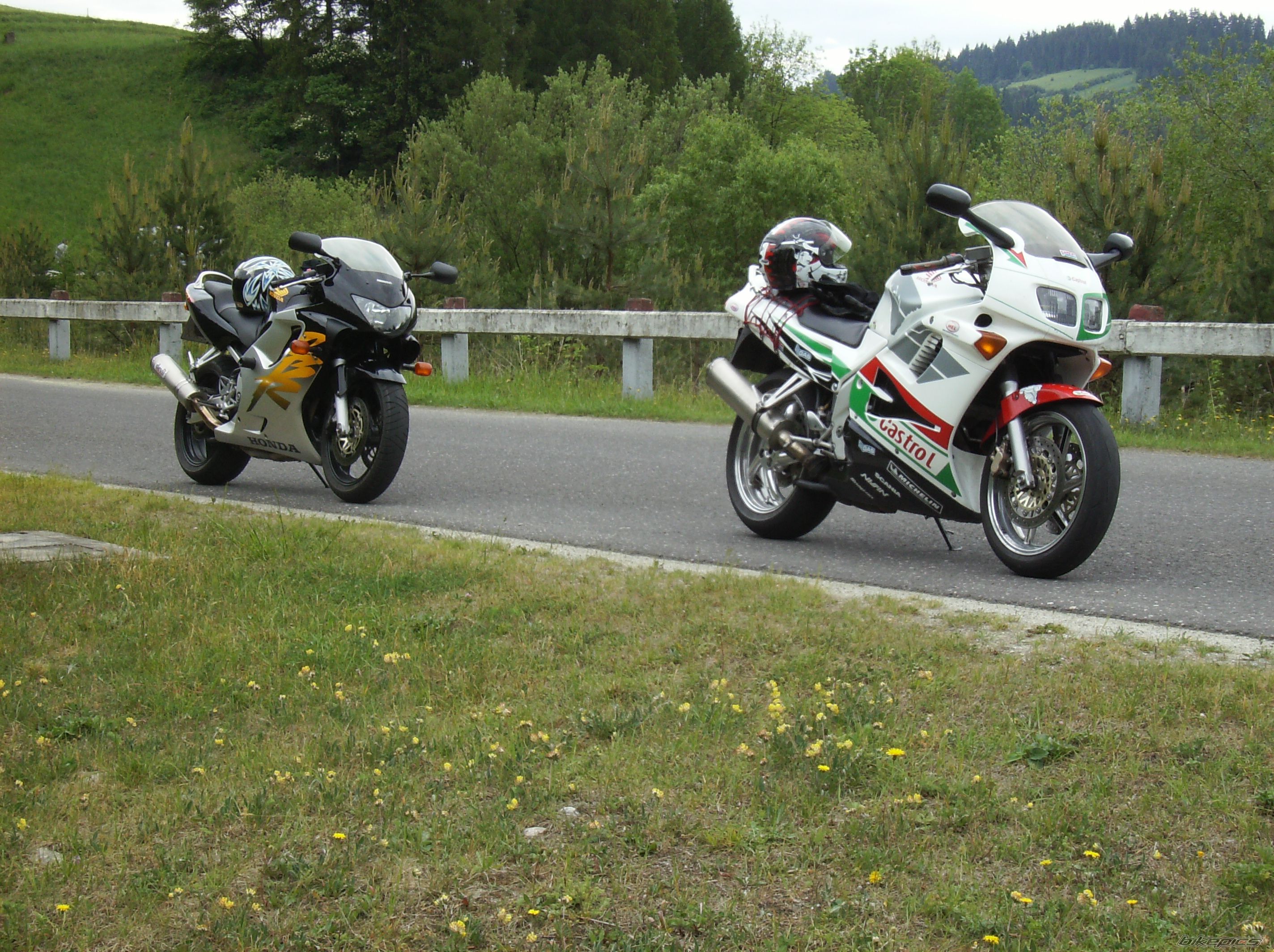 Photo 1677335