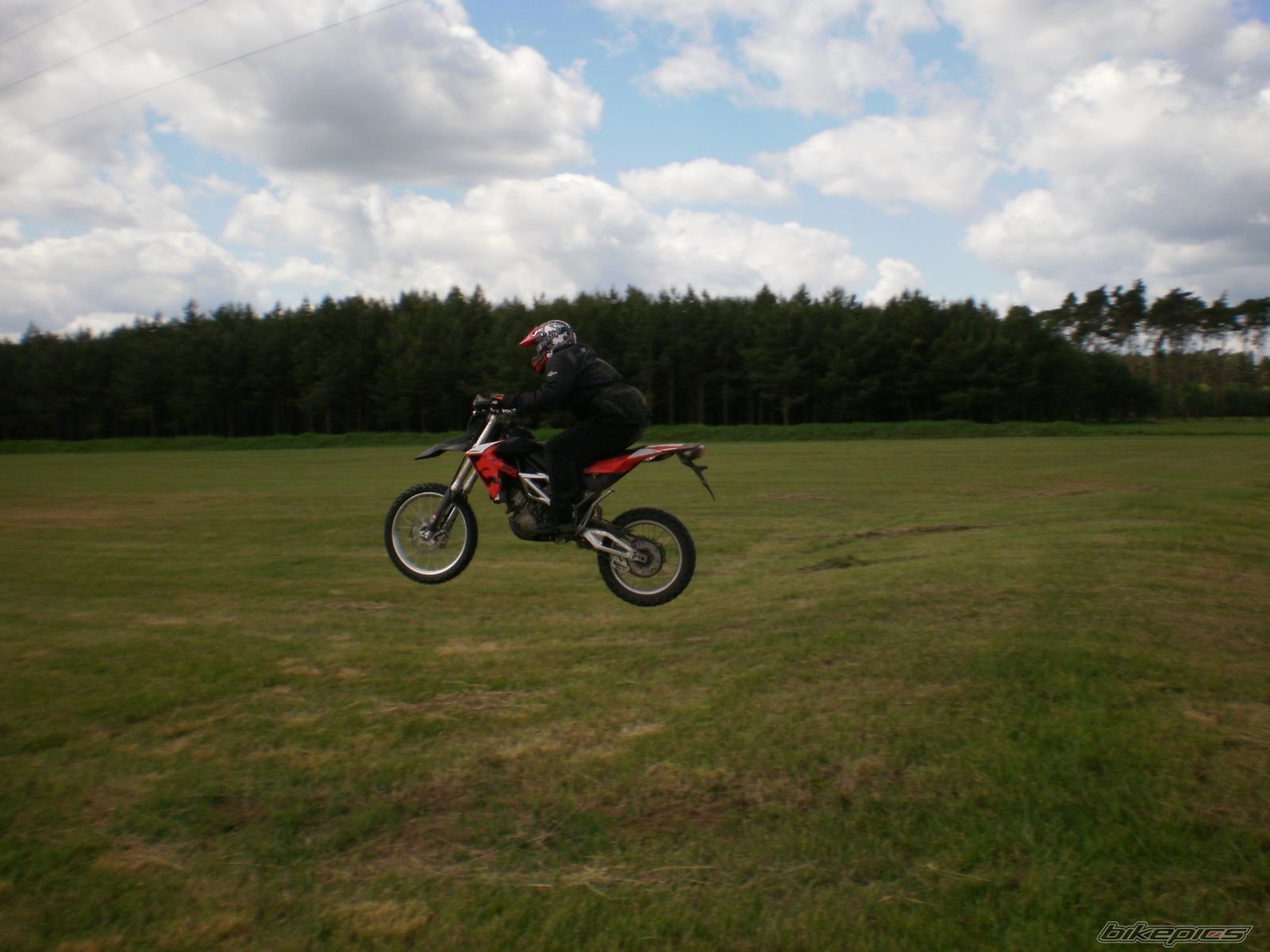 Photo 1680799