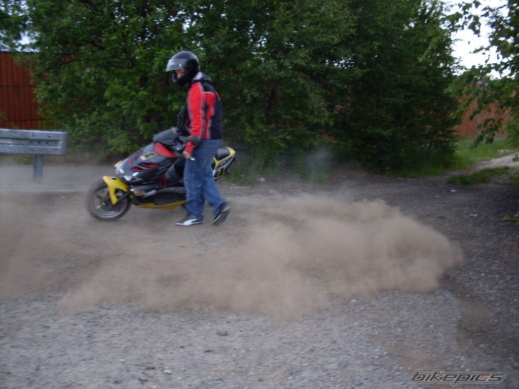 Photo 1681137