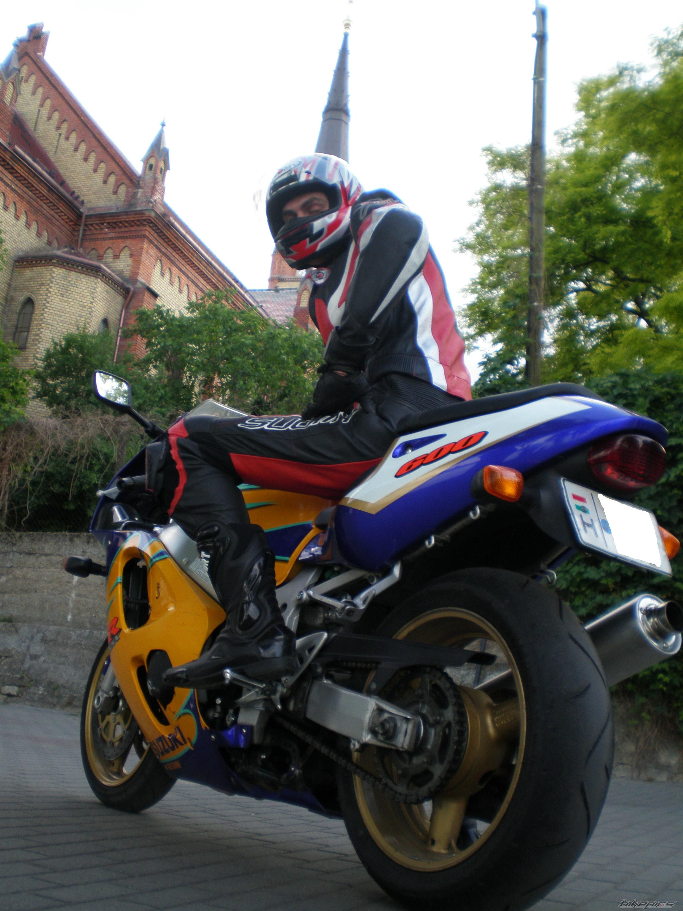 Bike Photo 1682359