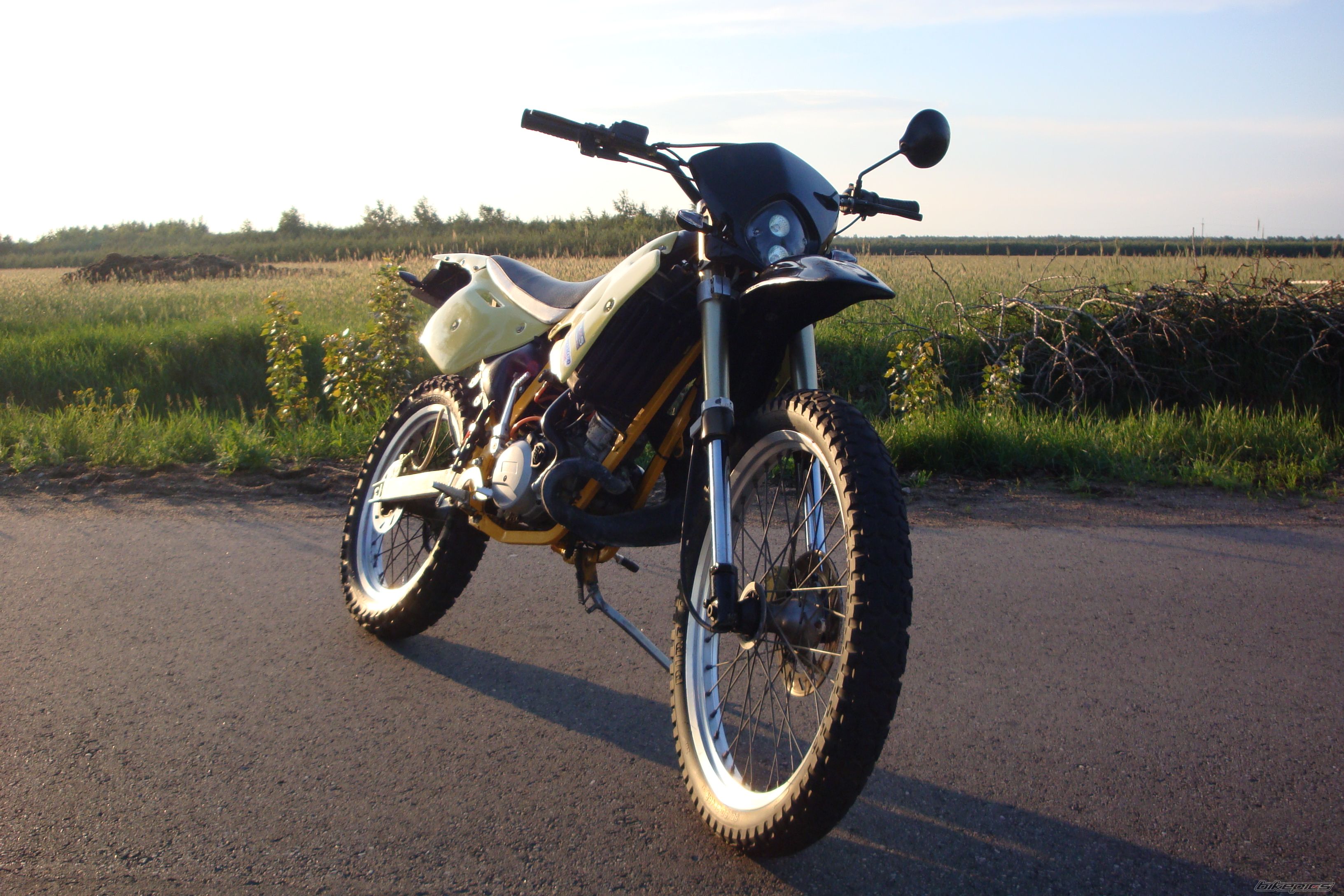 Bike Photo 1683159