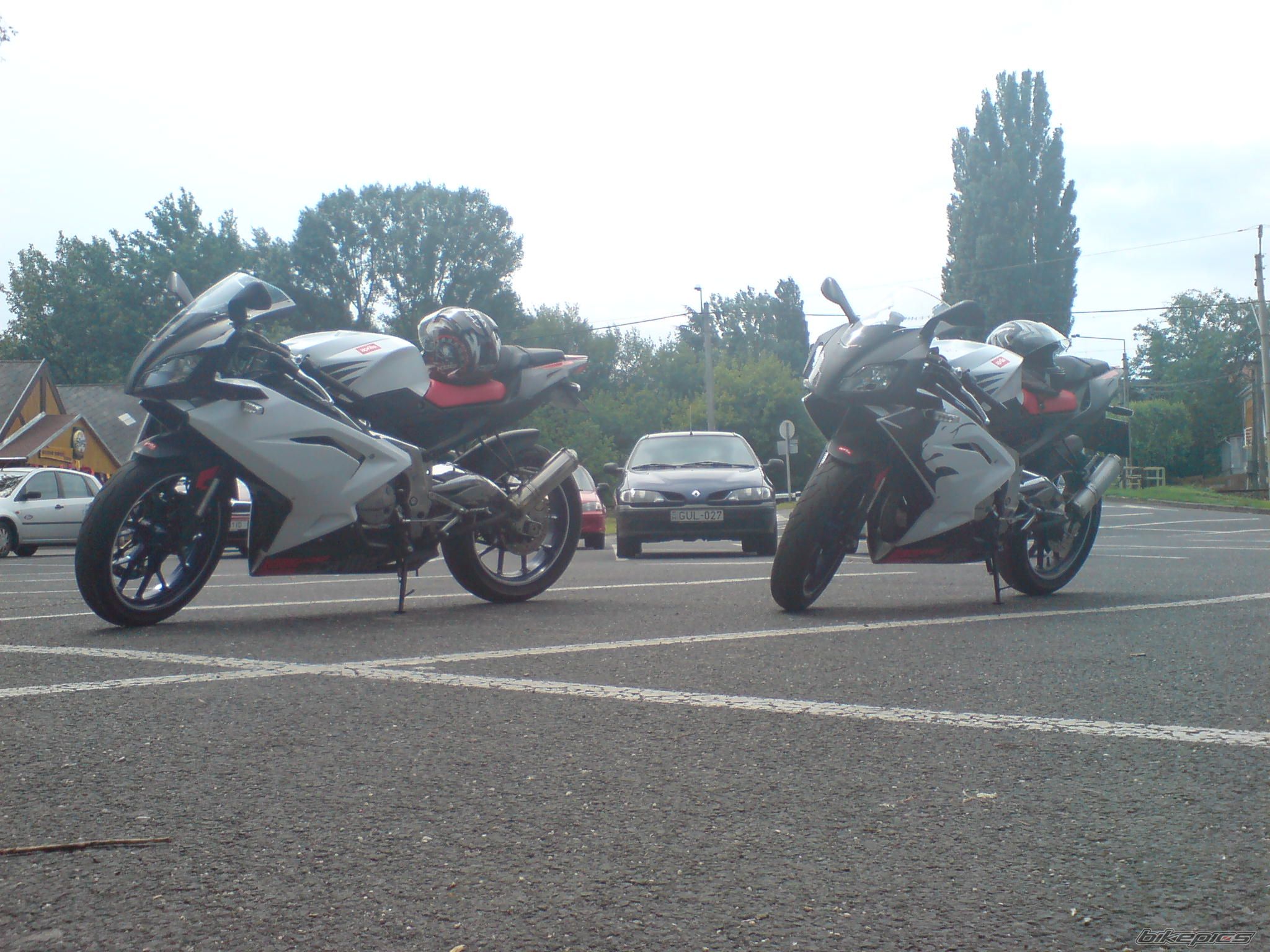 Photo 1684111