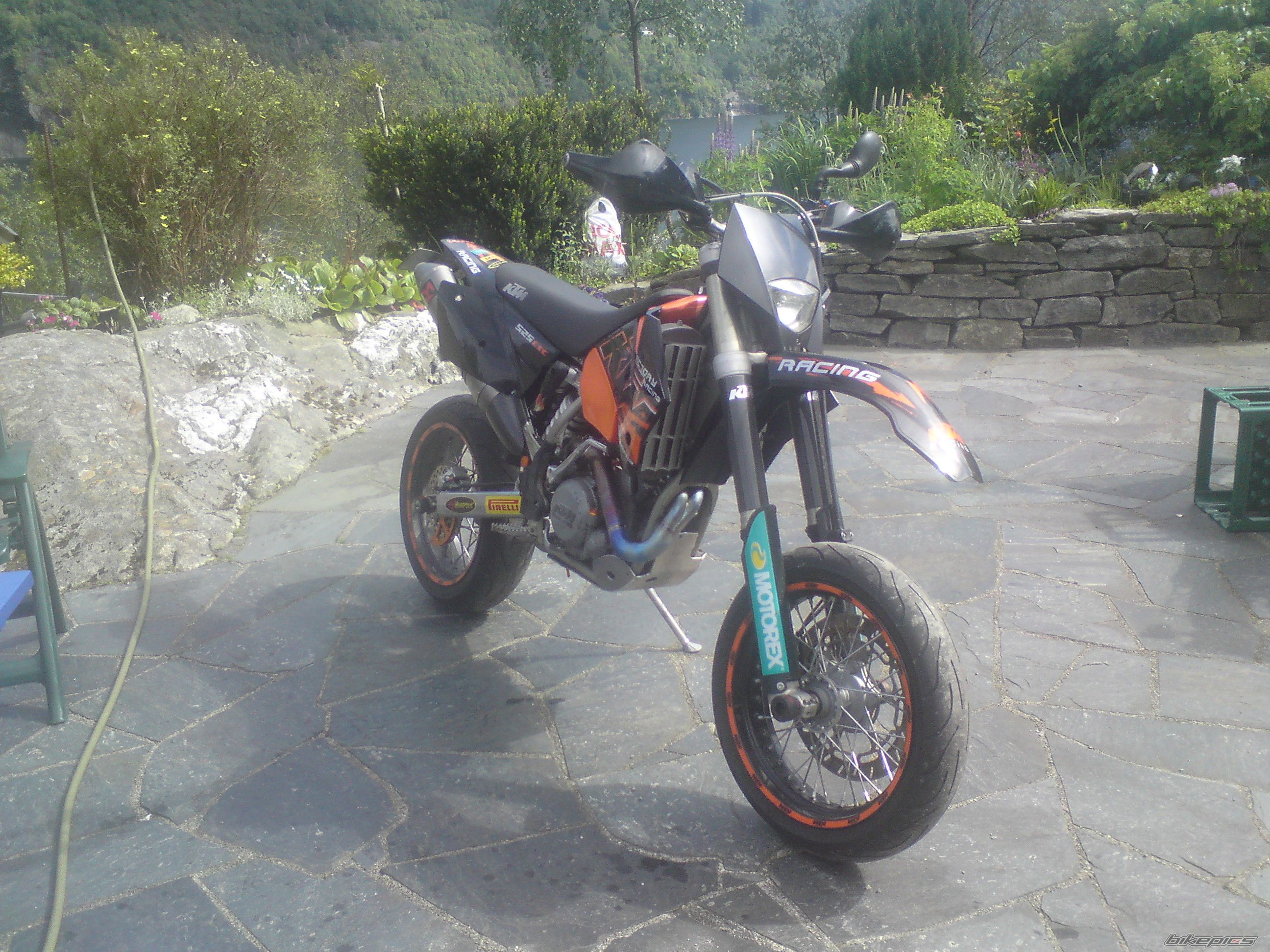 Bike Photo 1684875