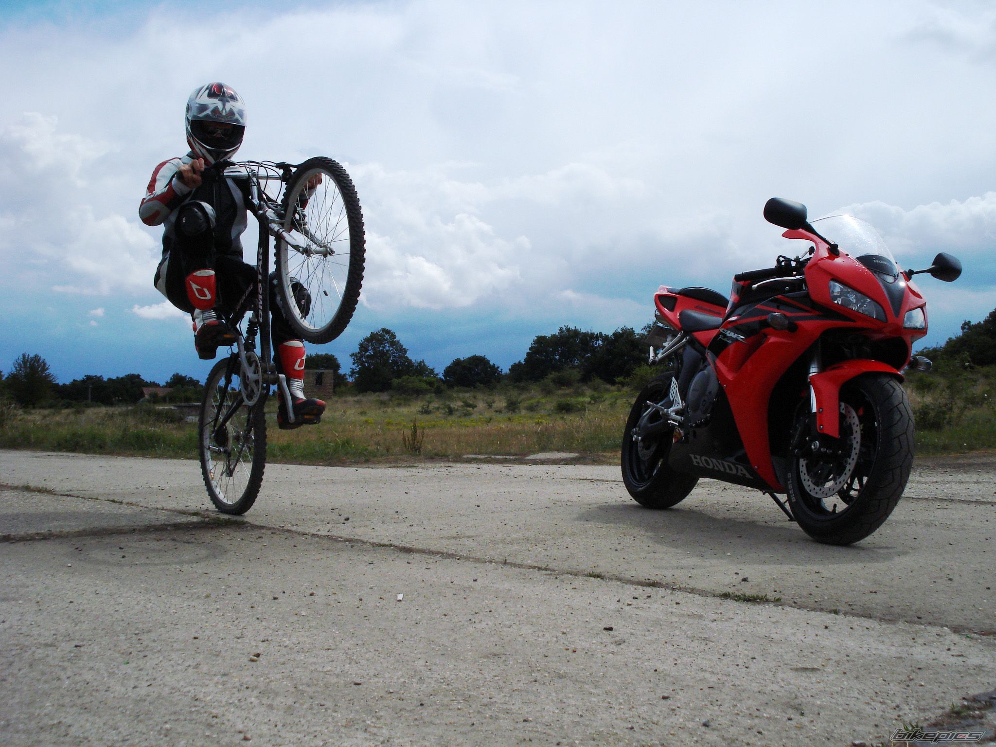 Bike Photo 1685601