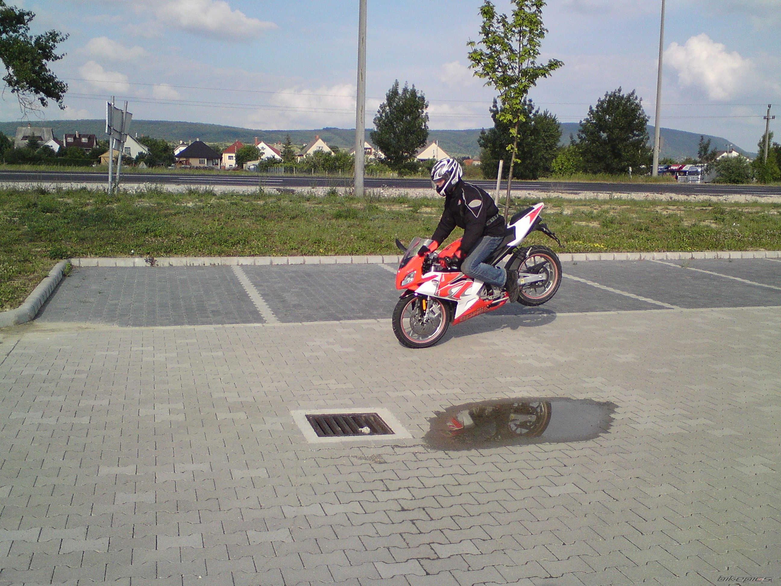 Photo 1686021