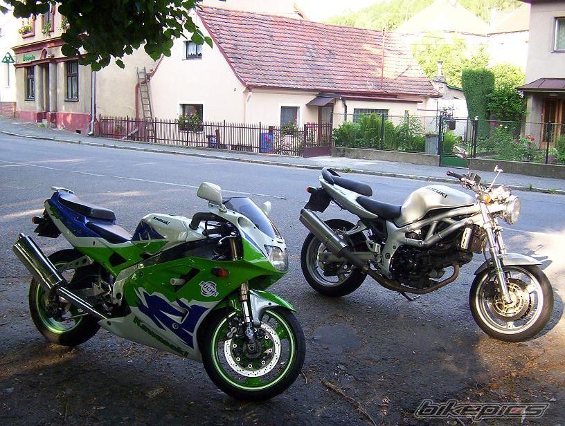 Photo 1687104