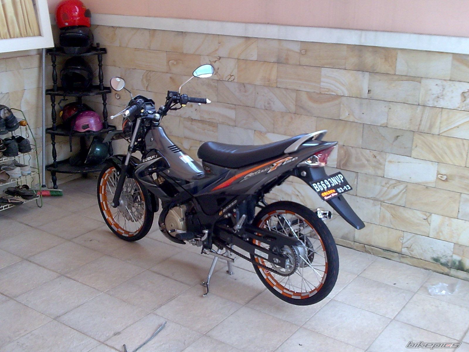 Photo 1687204