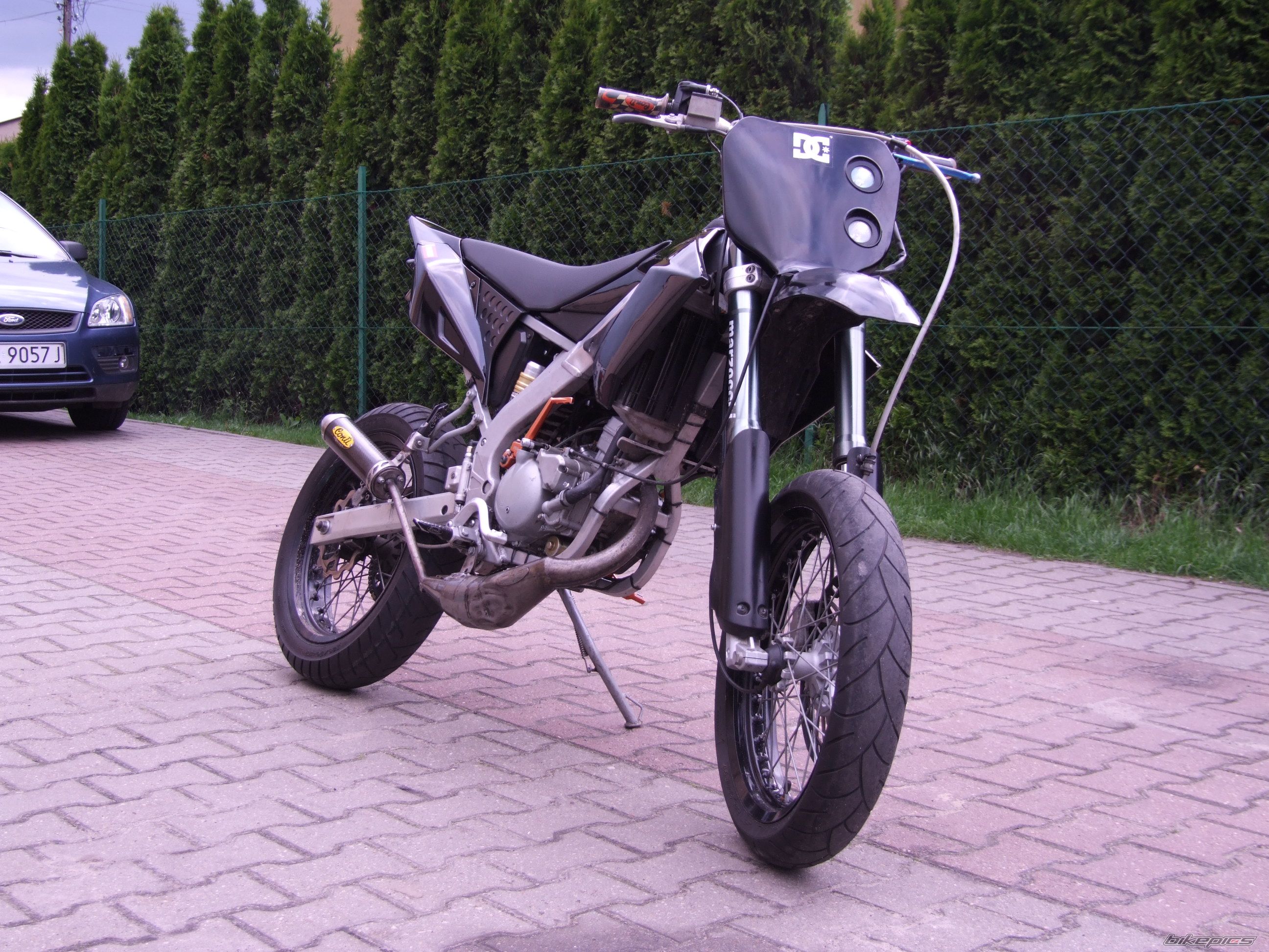 Bike Photo 1687677