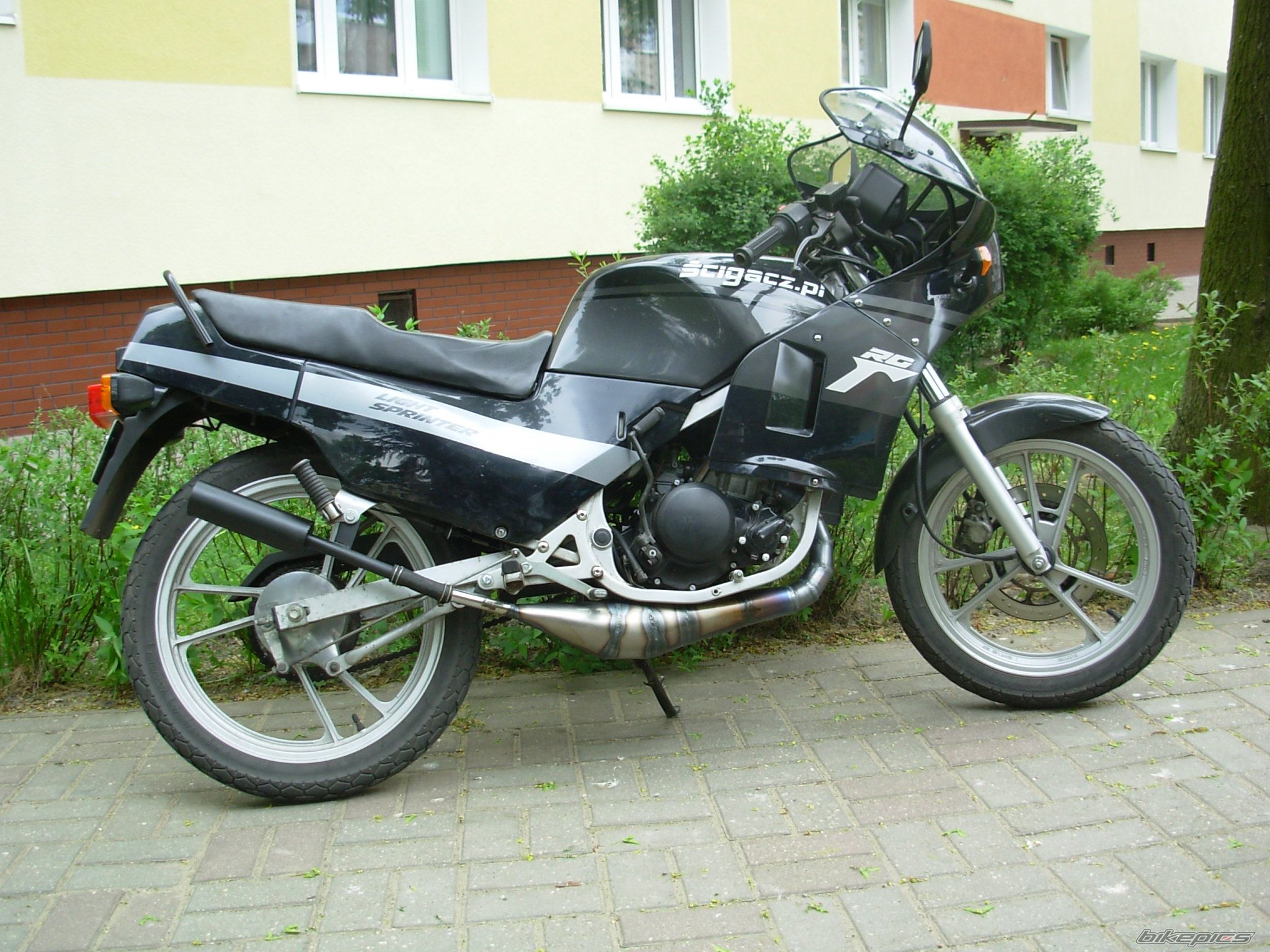 Bike Photo 1687679