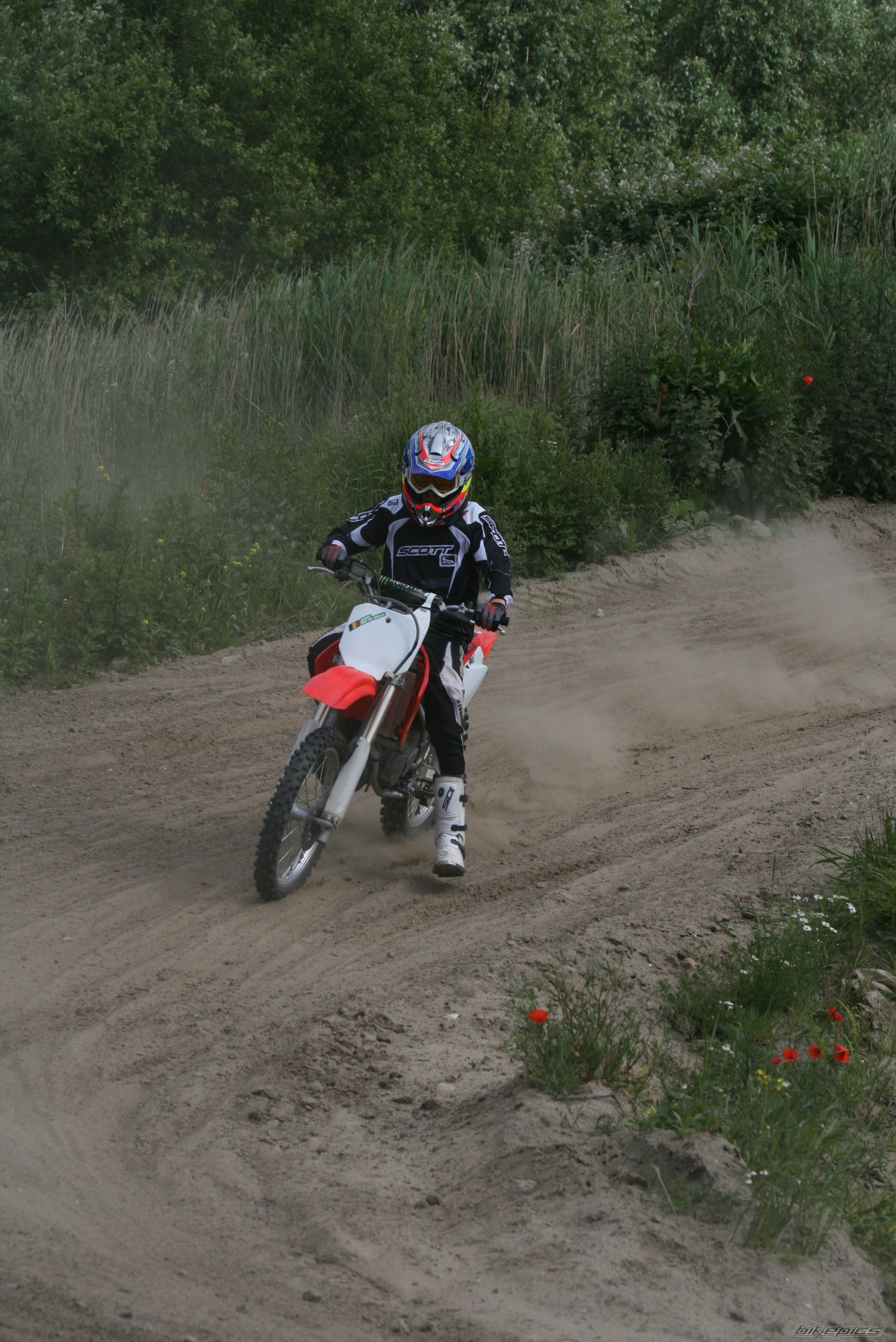 Photo 1687711