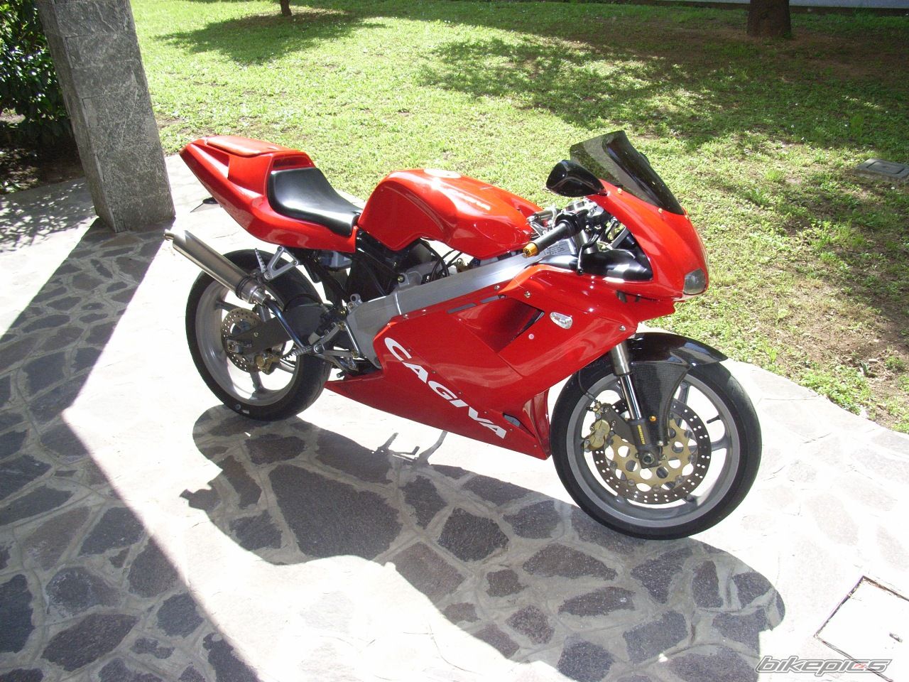 Photo 1687892
