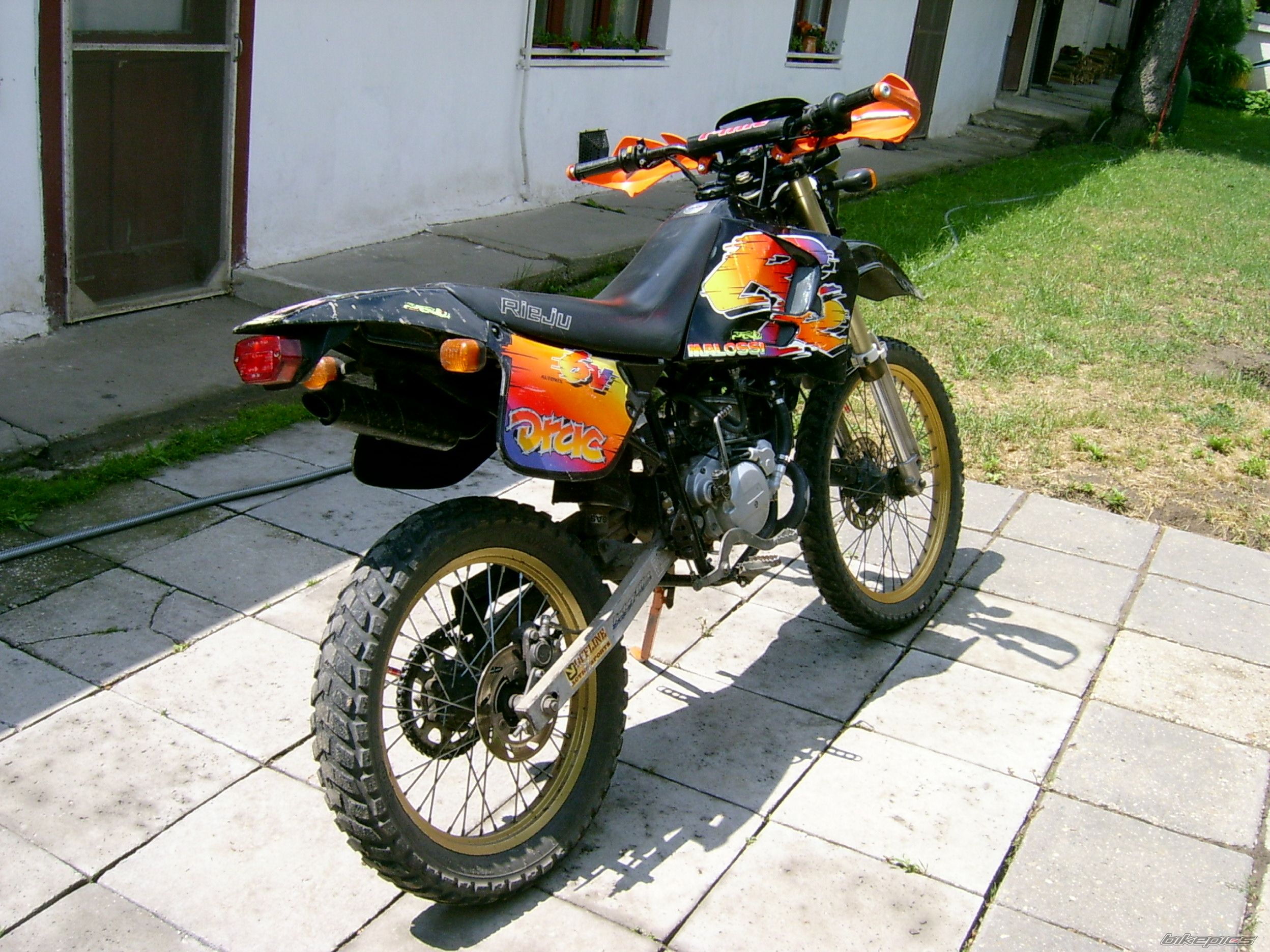 Photo 1687913