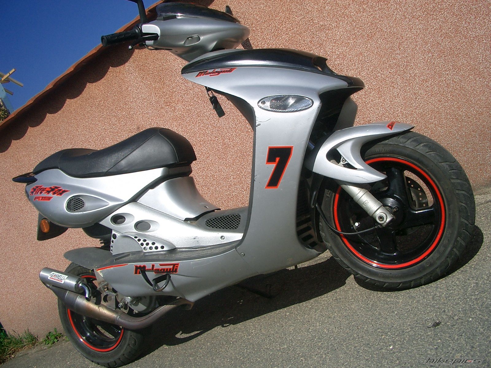 Bike Photo 1687960