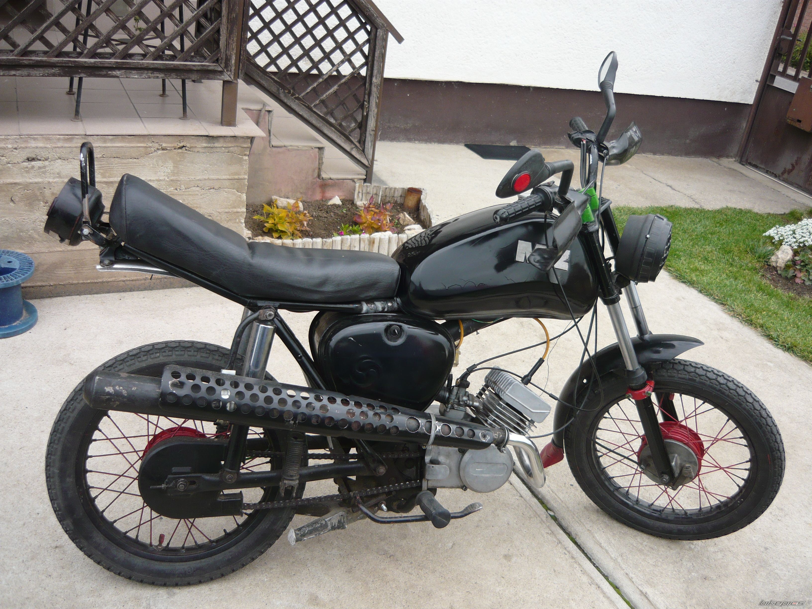 Bike Photo 1687987