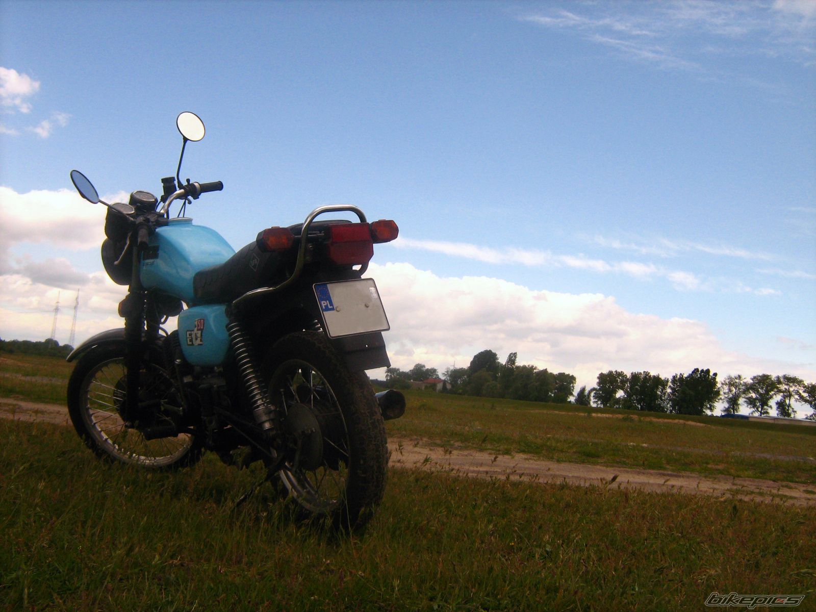 Bike Photo 1688362