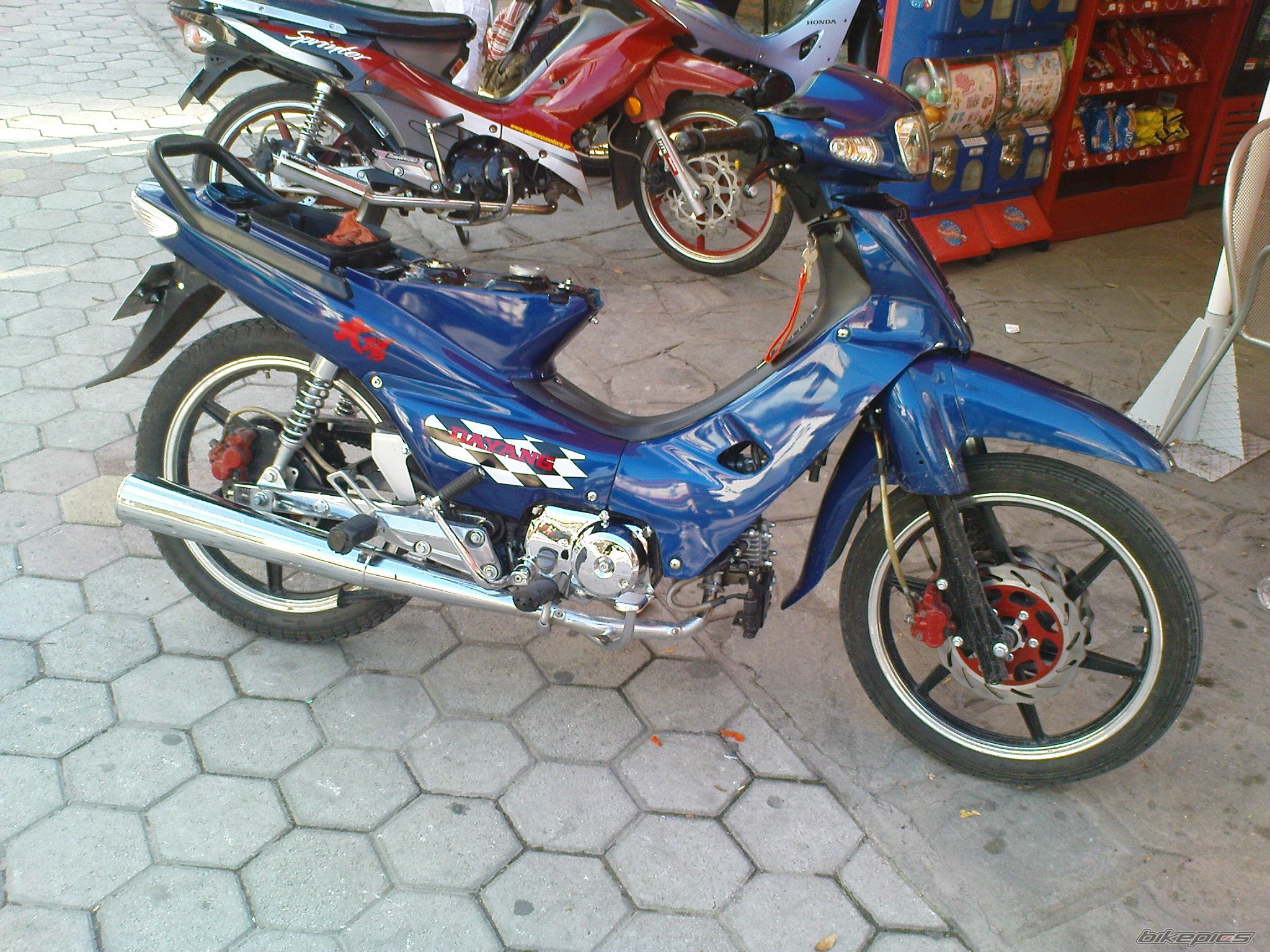 Photo 1689141