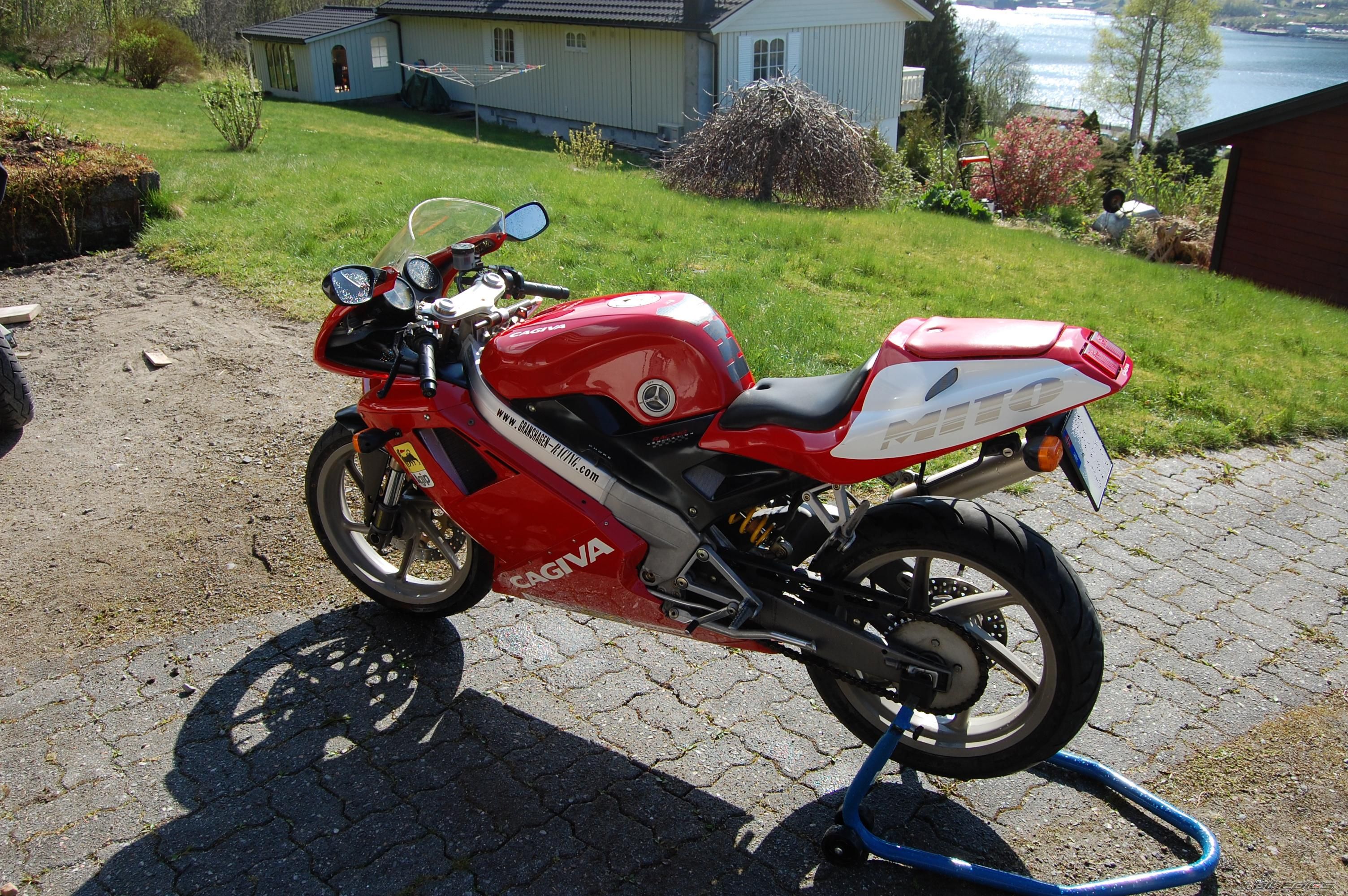 Bike Photo 1689435