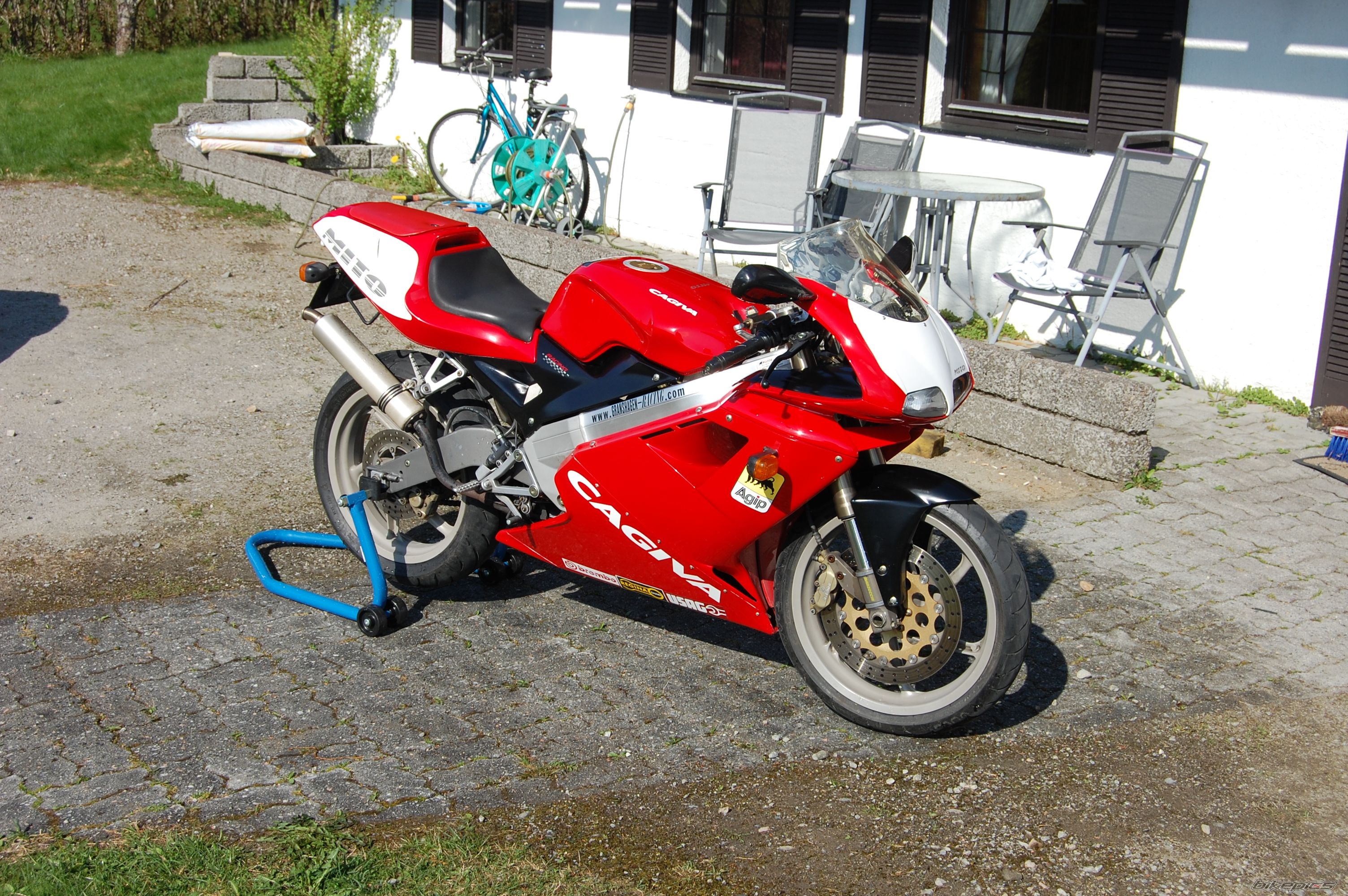 Photo 1689436