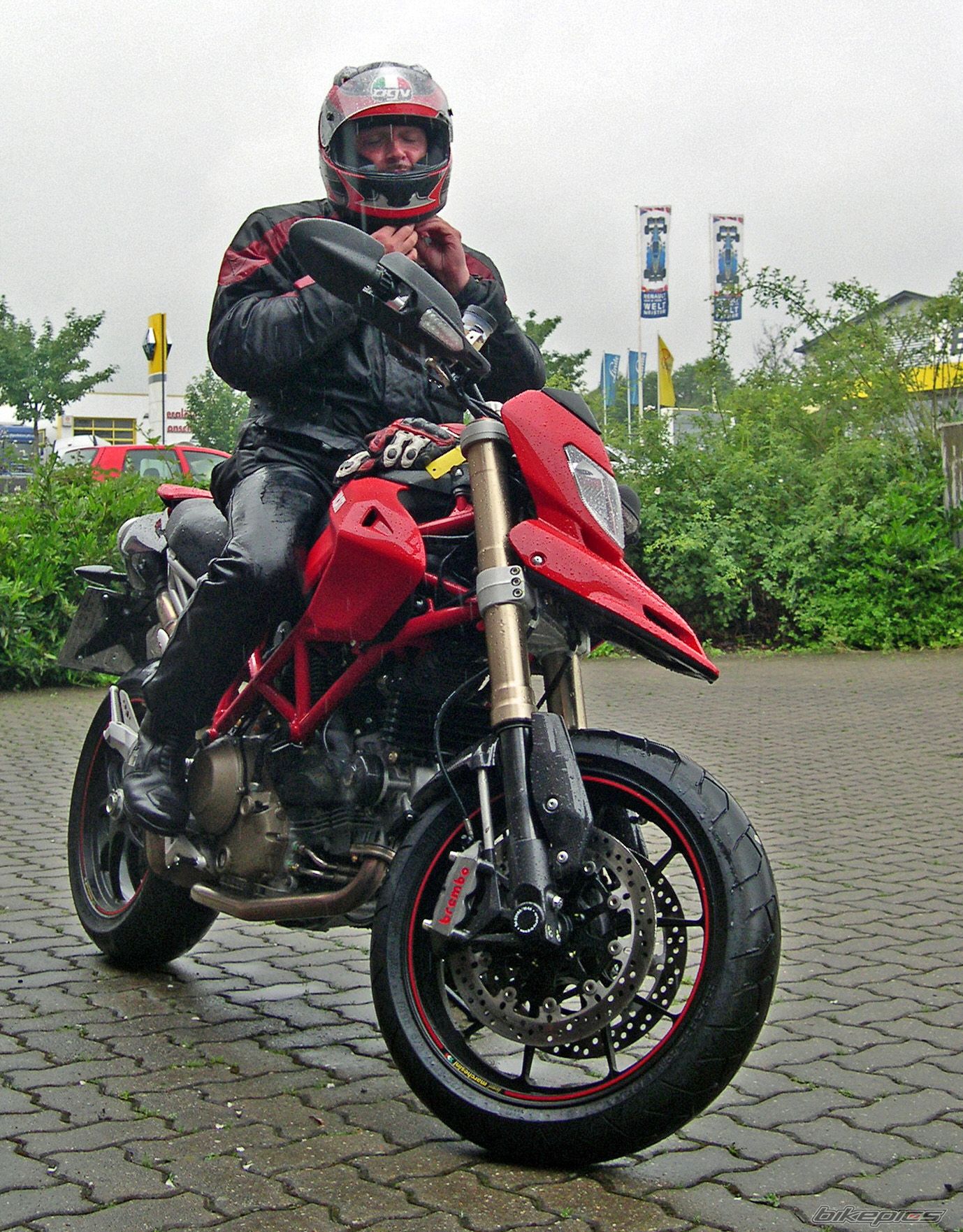 Photo 1689716