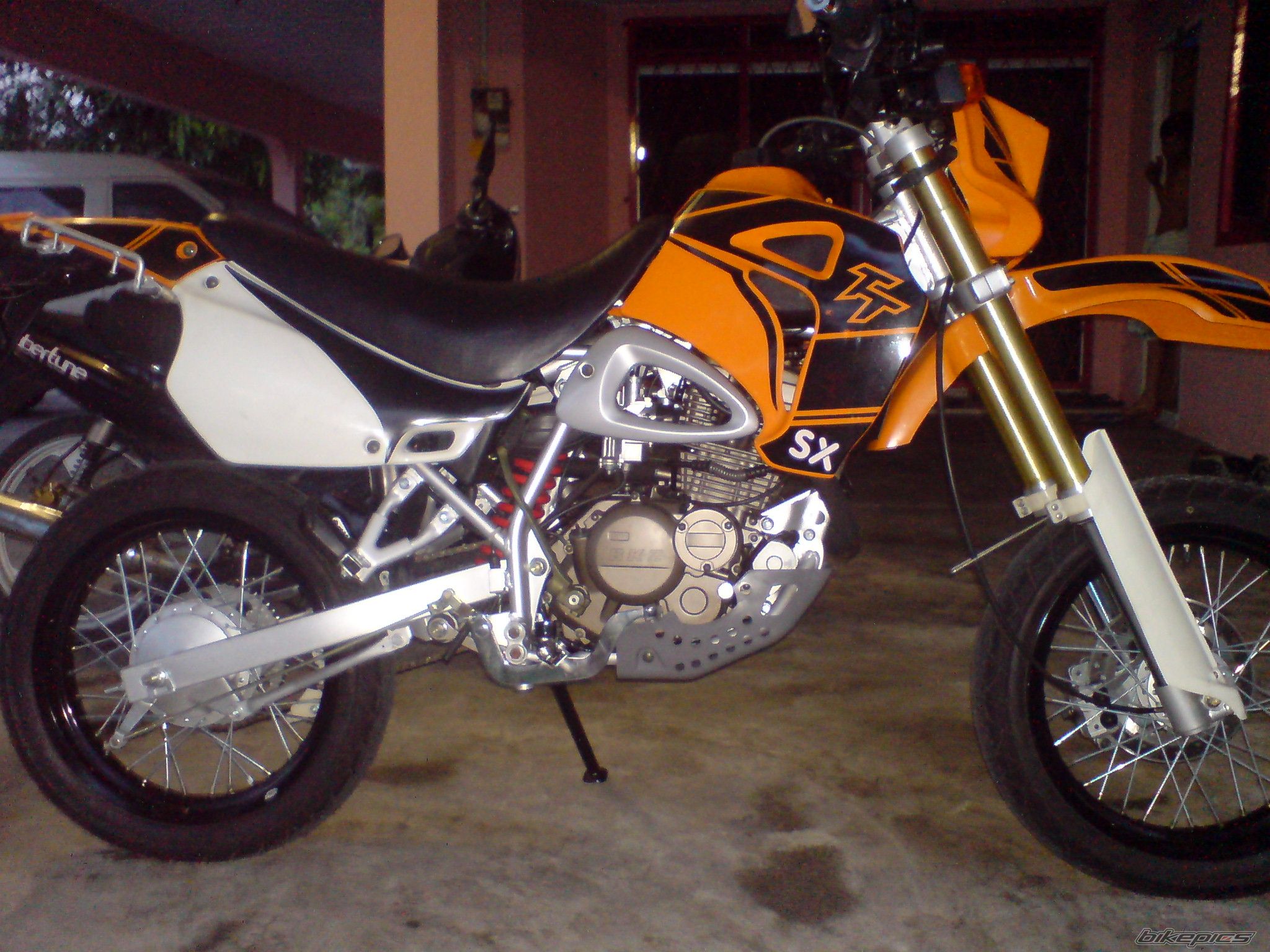 Bike Photo 1690028