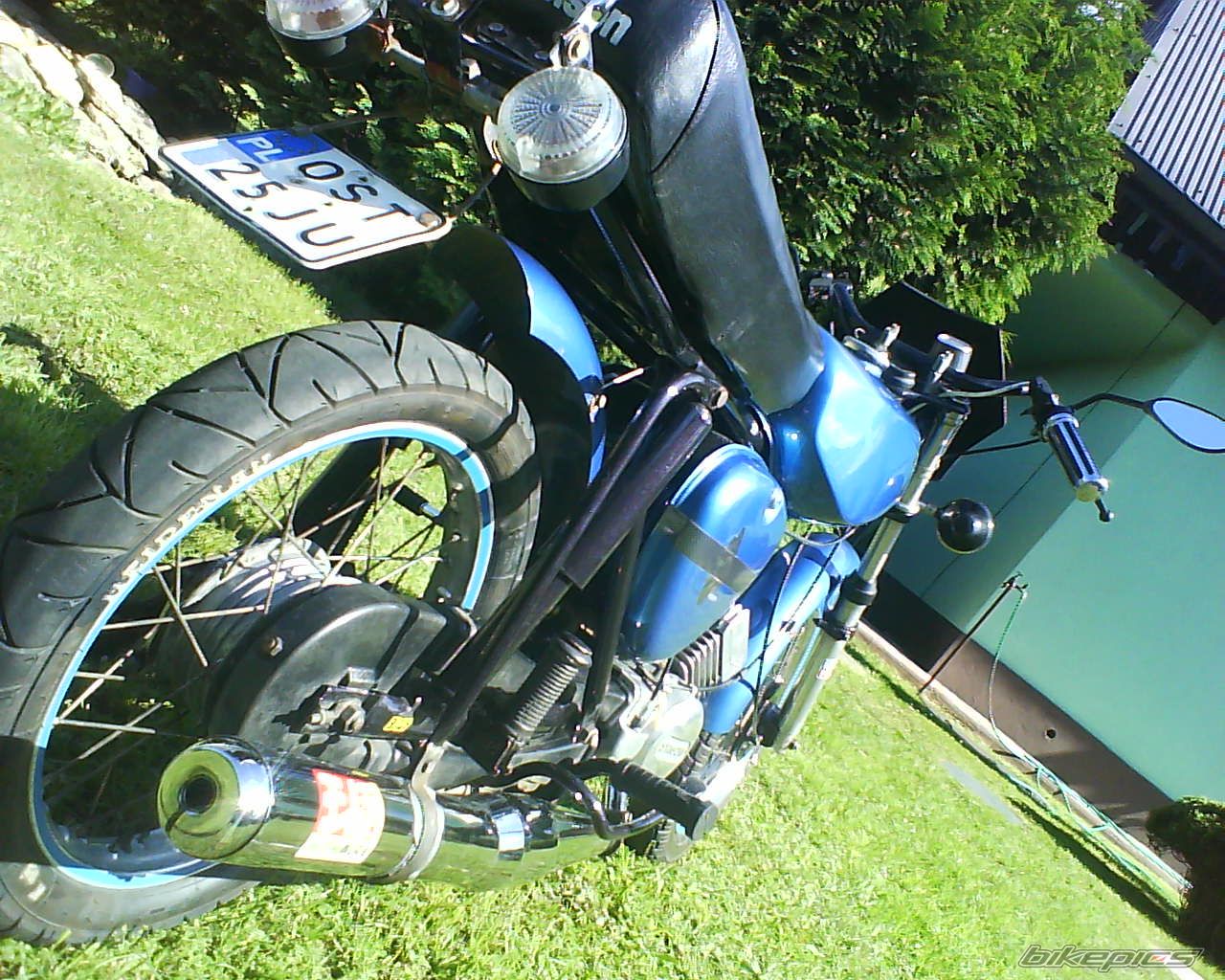 Photo 1690378