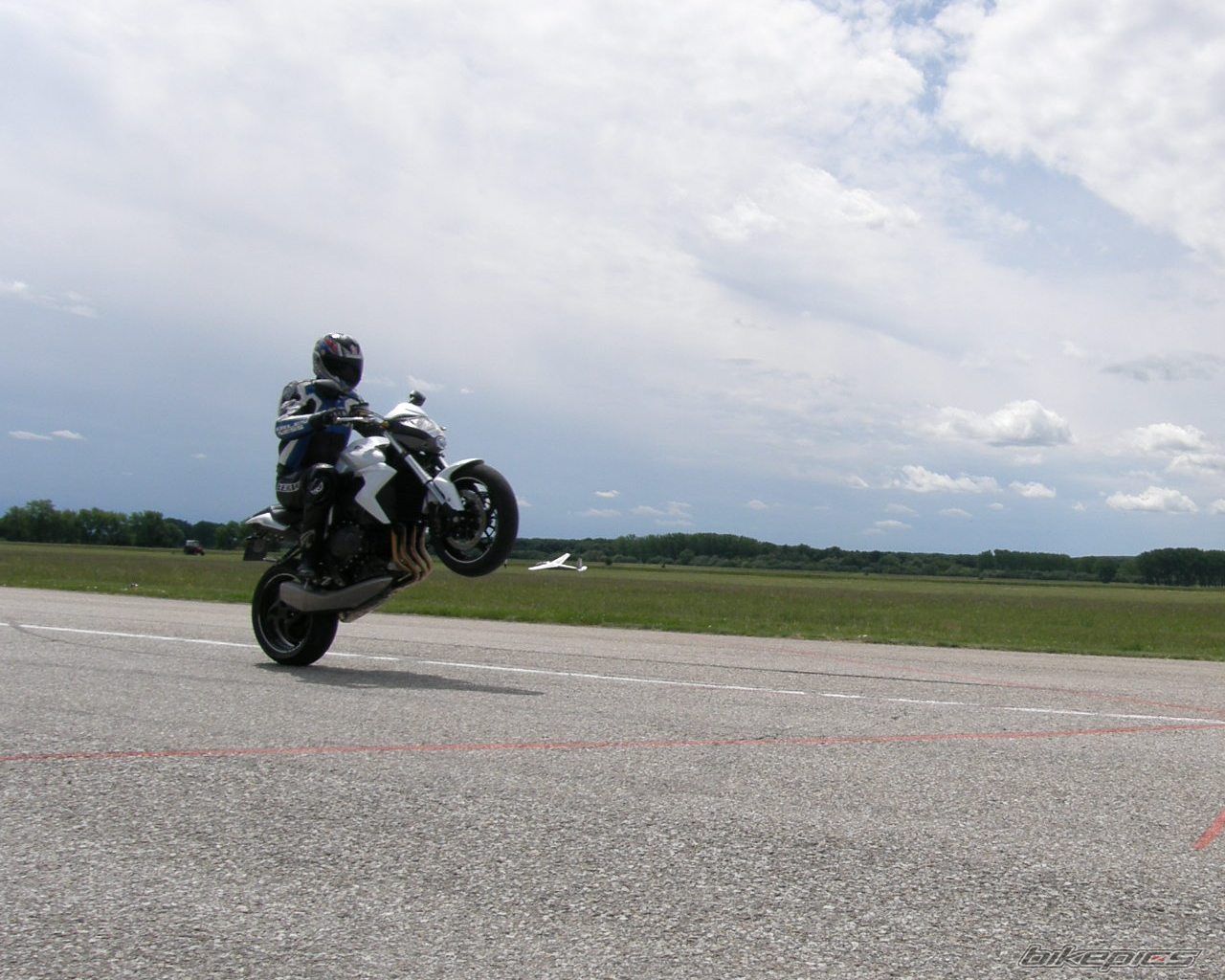 Bike Photo 1690490