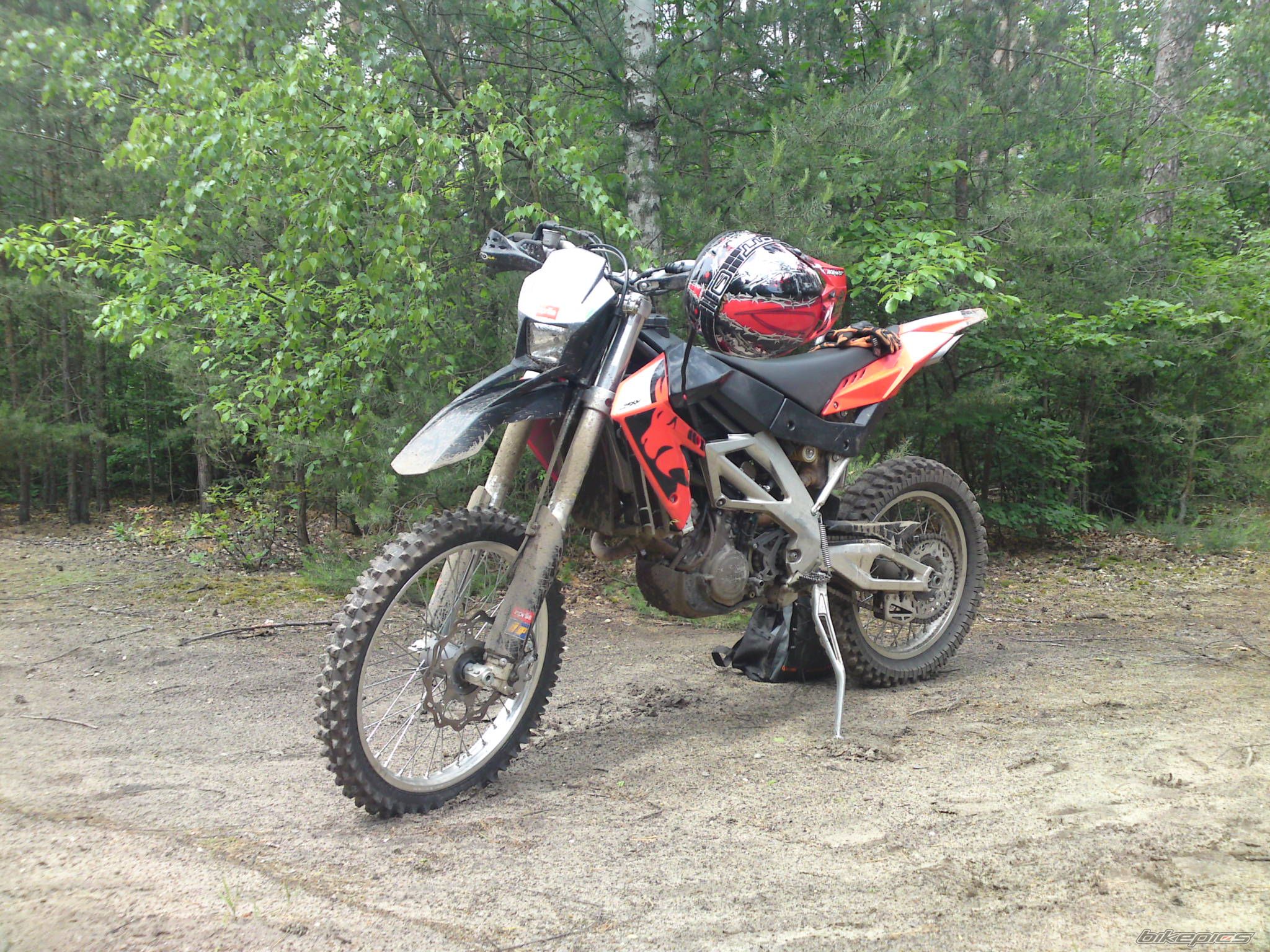 Photo 1691247
