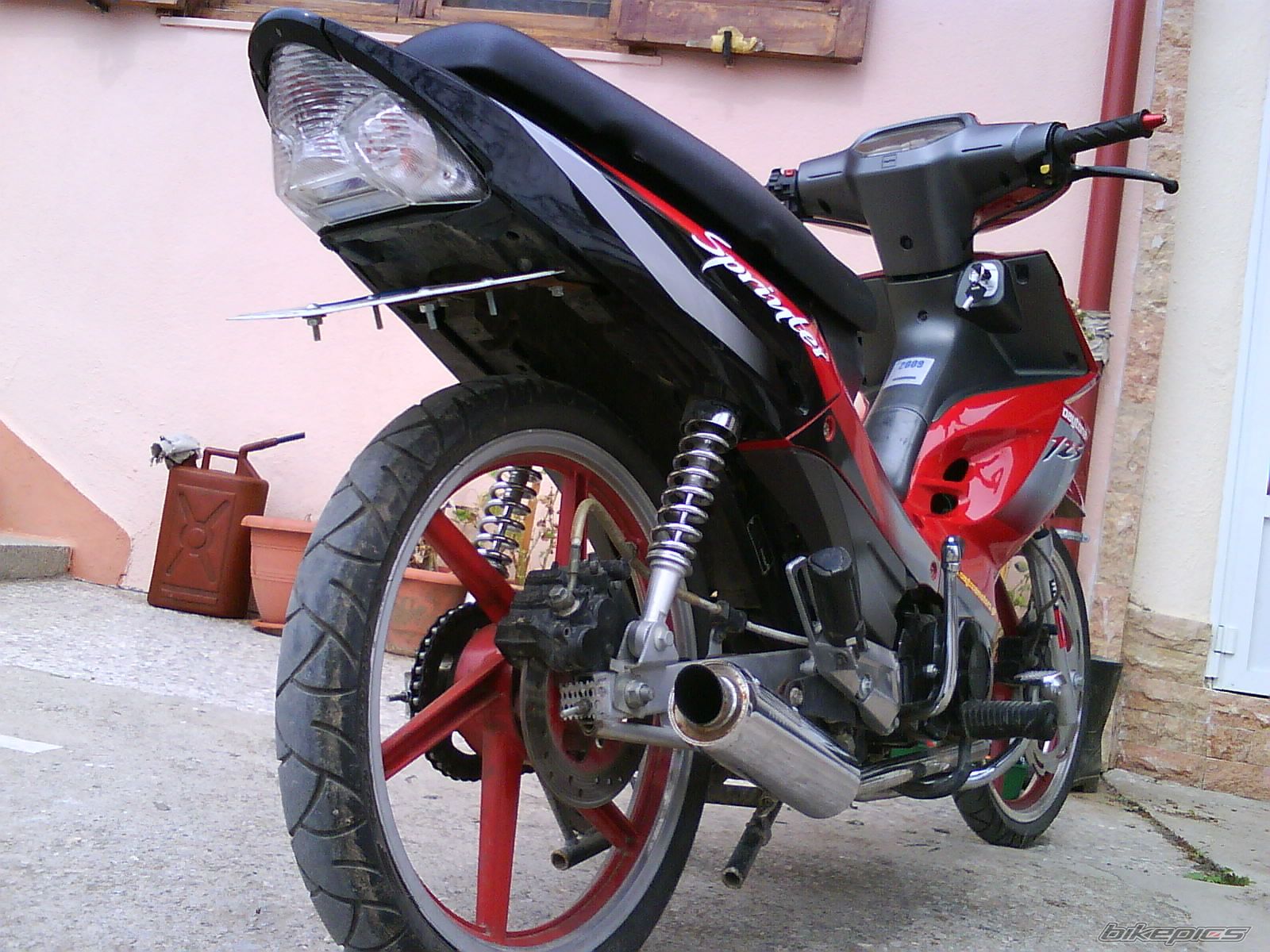 Photo 1691340