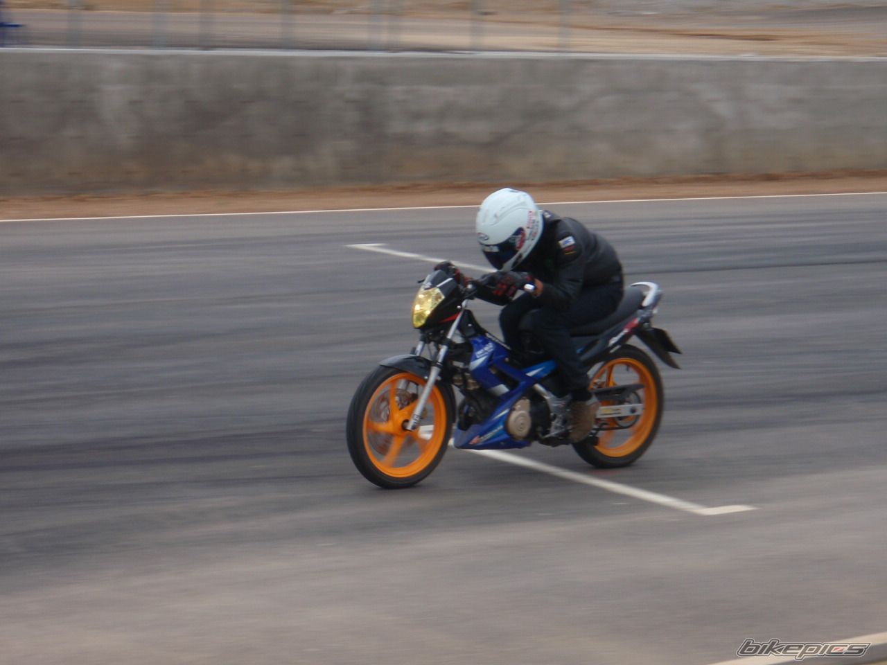 Photo 1691386