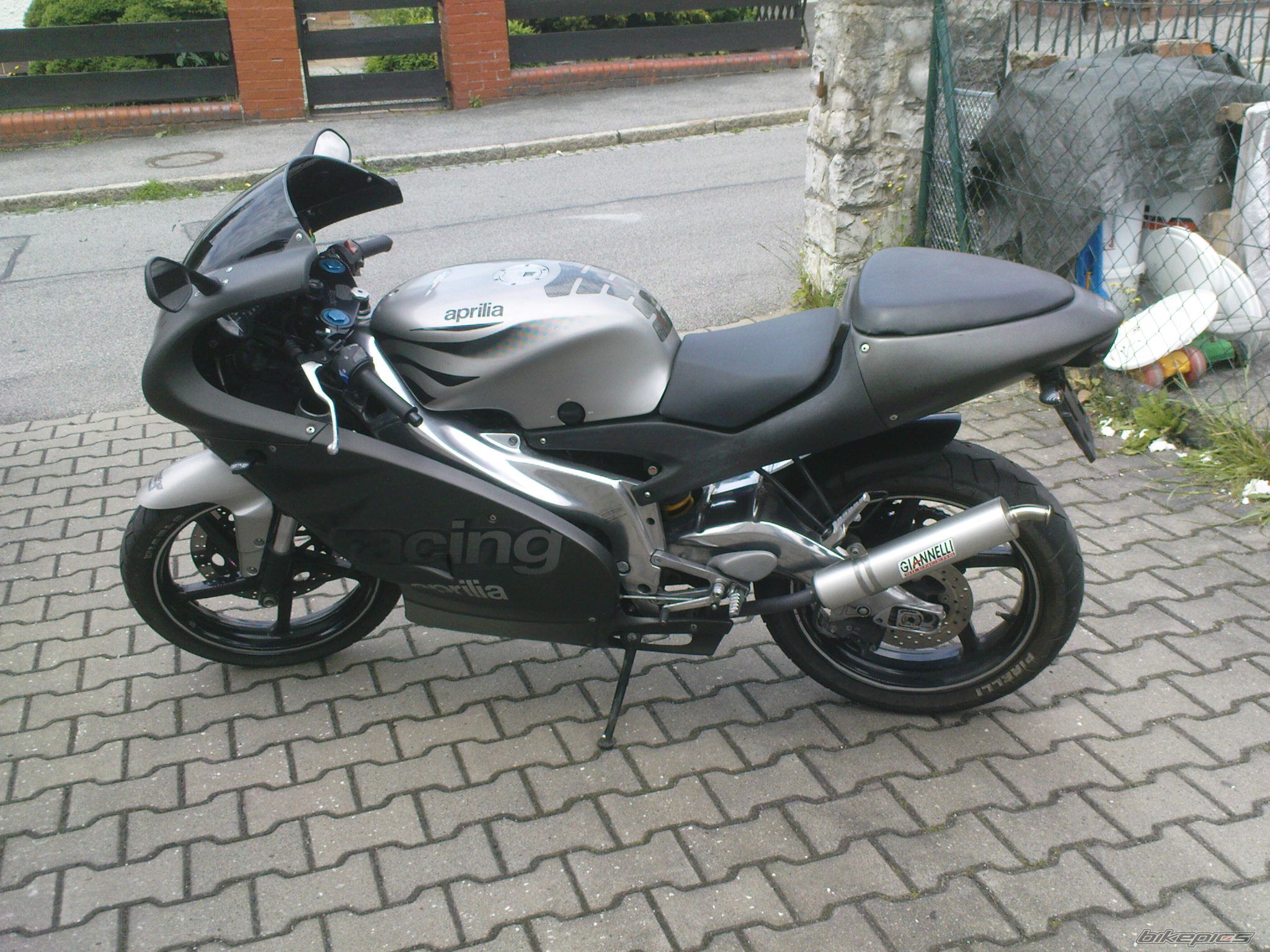 Photo 1691462