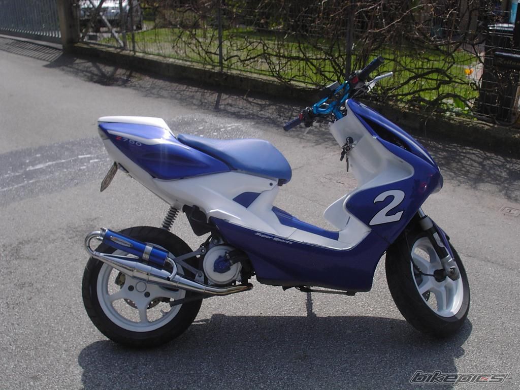 Photo 1691585