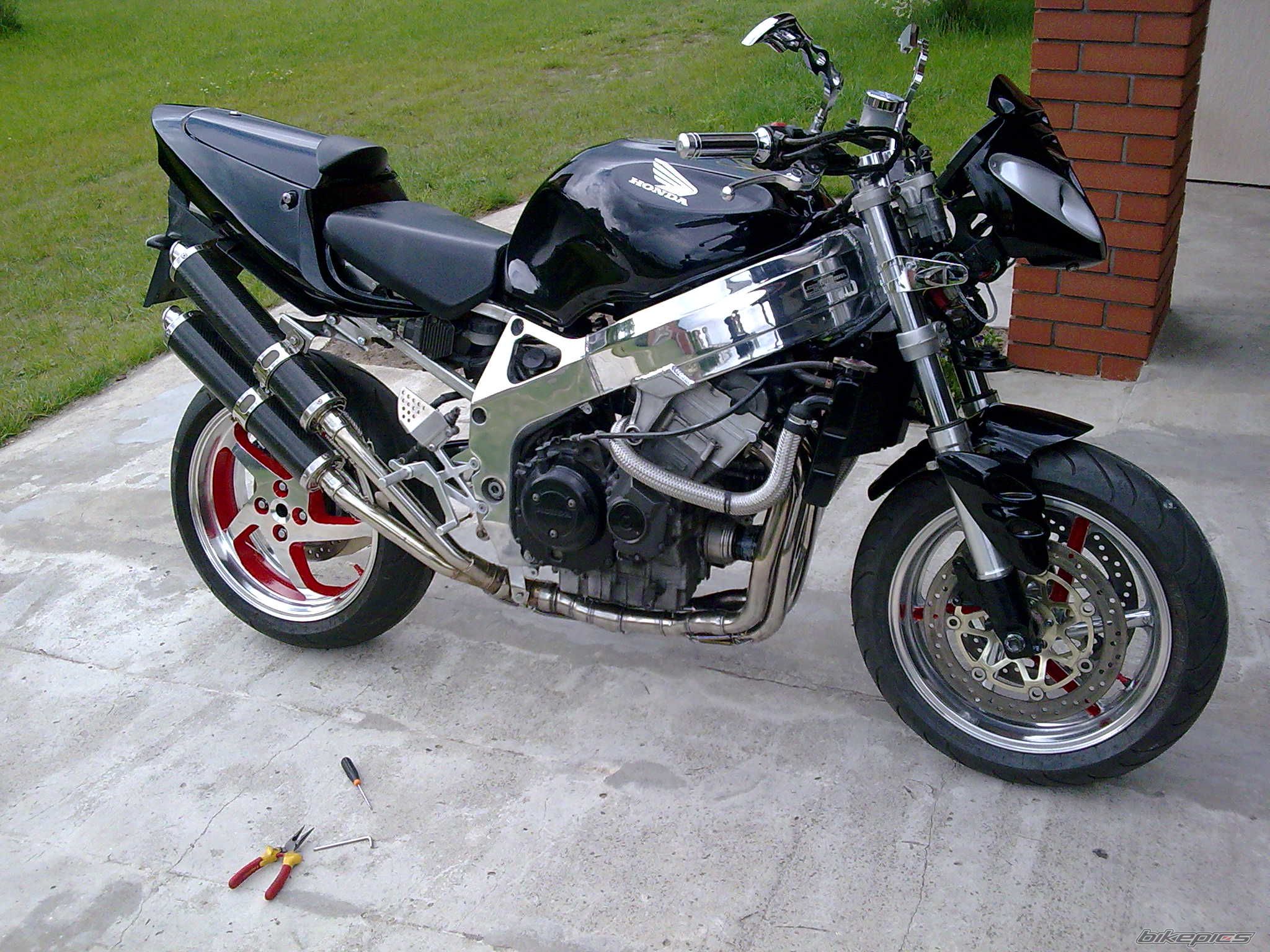 Photo 1691725