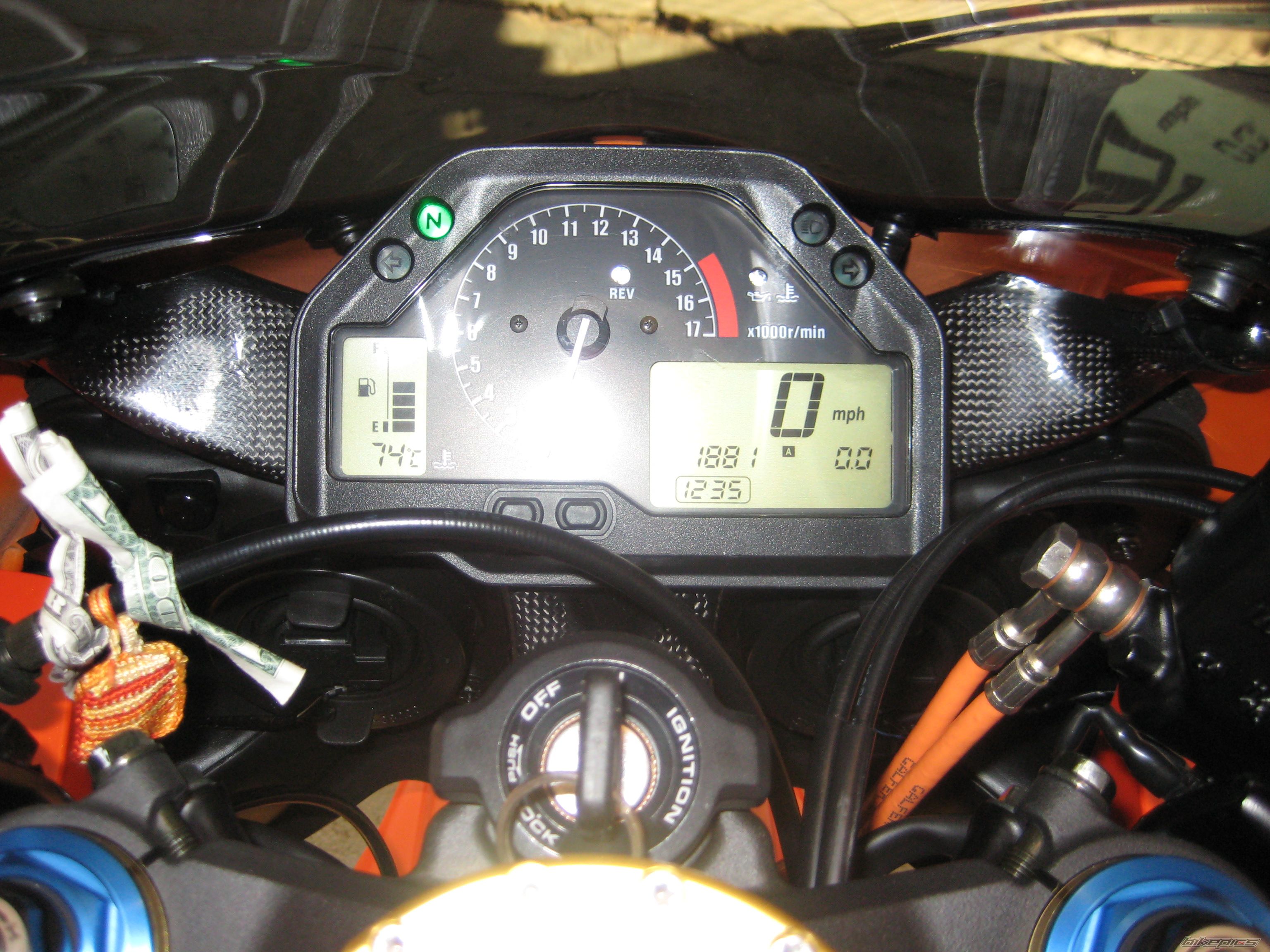 Photo 1691777