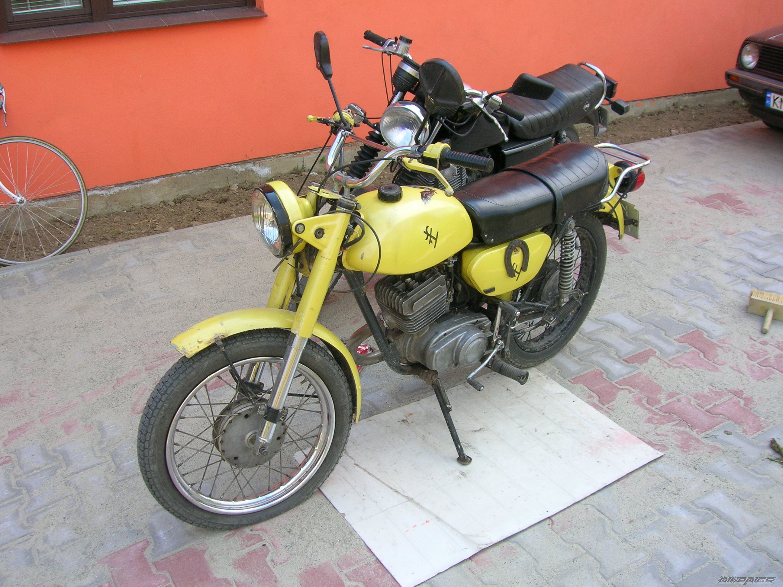 Photo 1691784