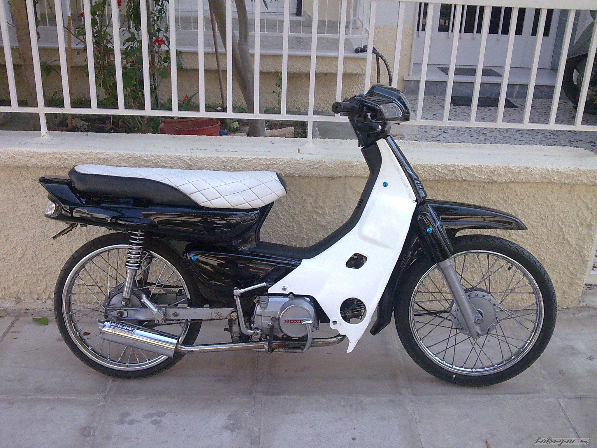 Photo 1692453