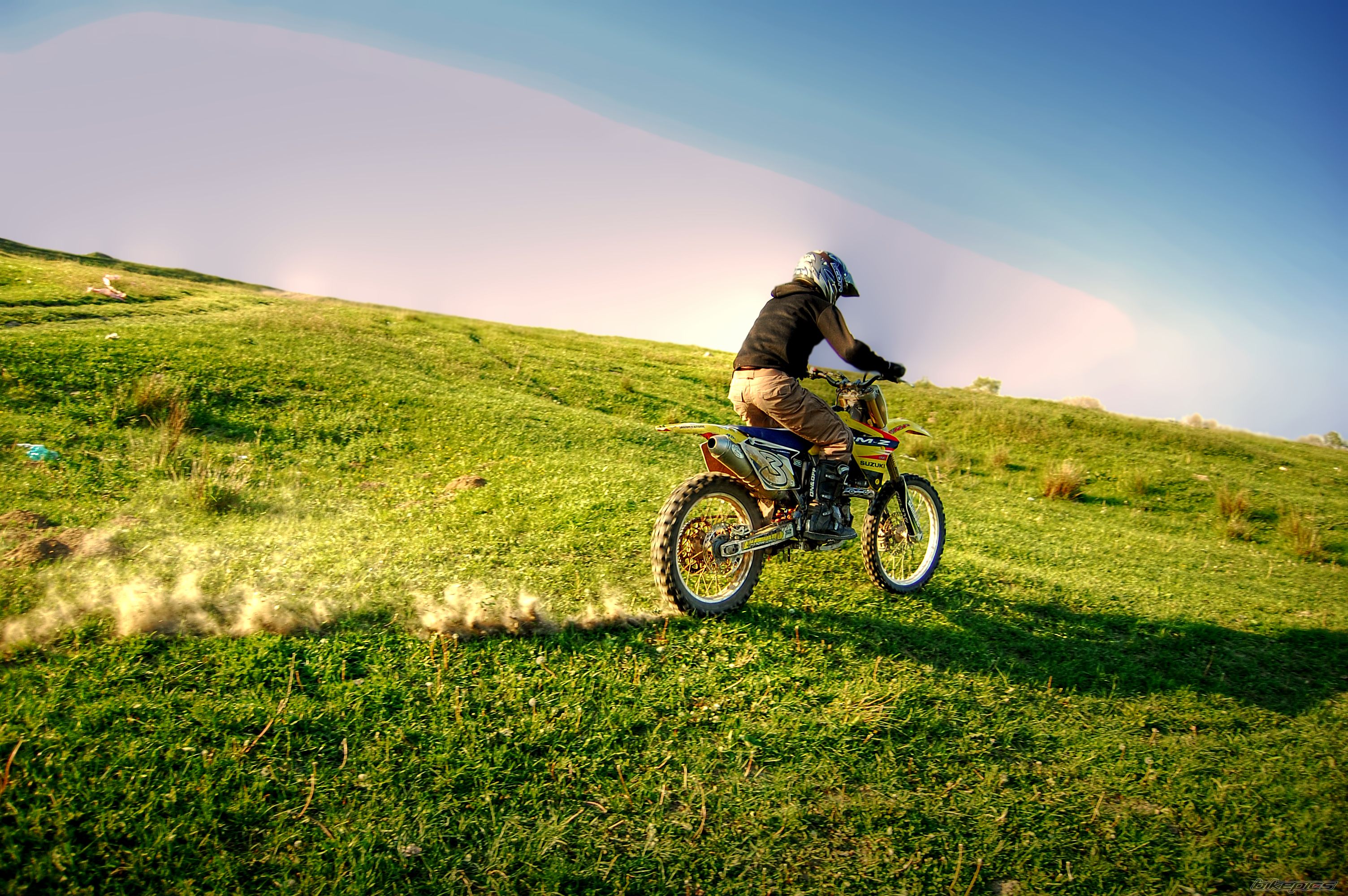 Bike Photo 1692675