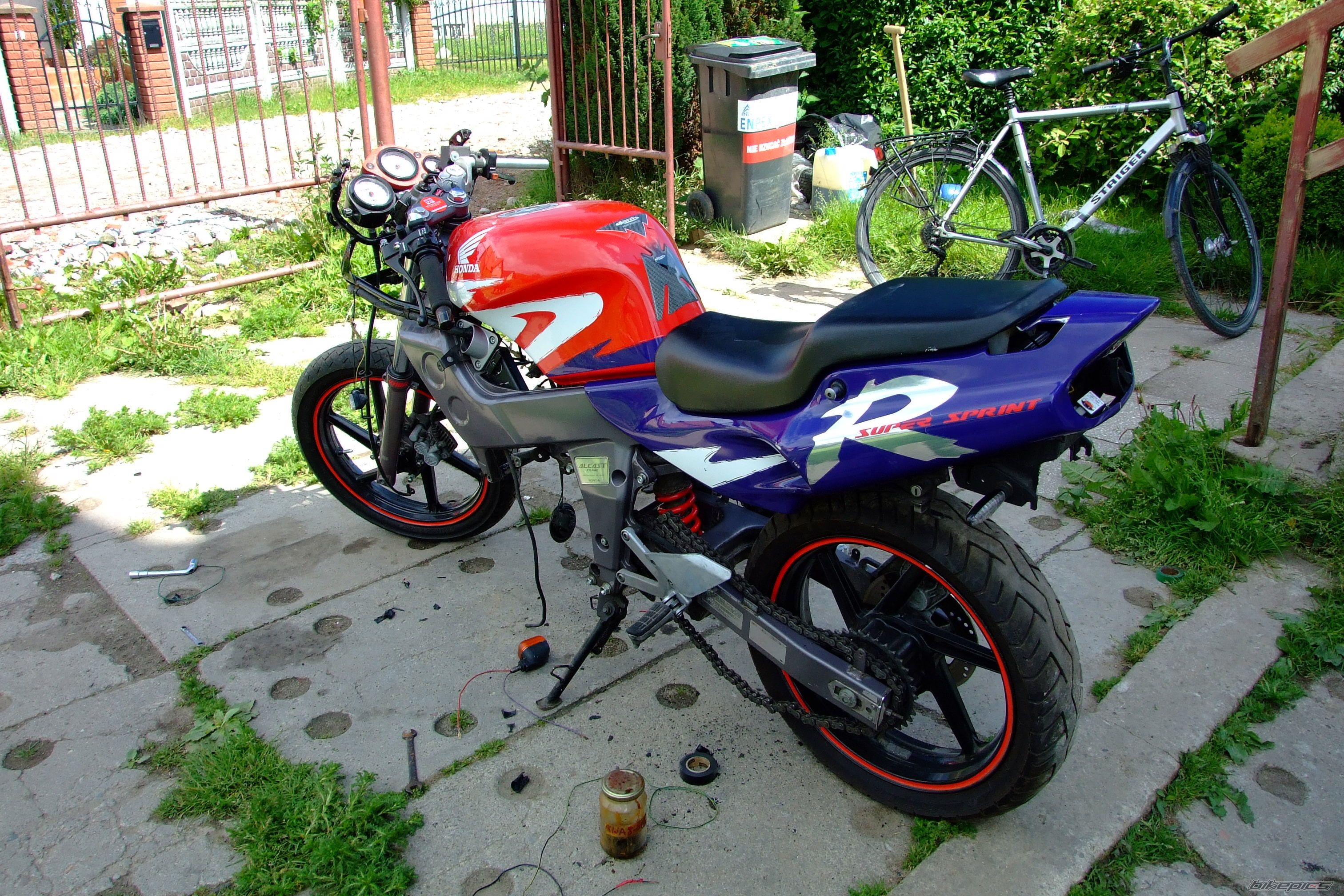 Photo 1692781
