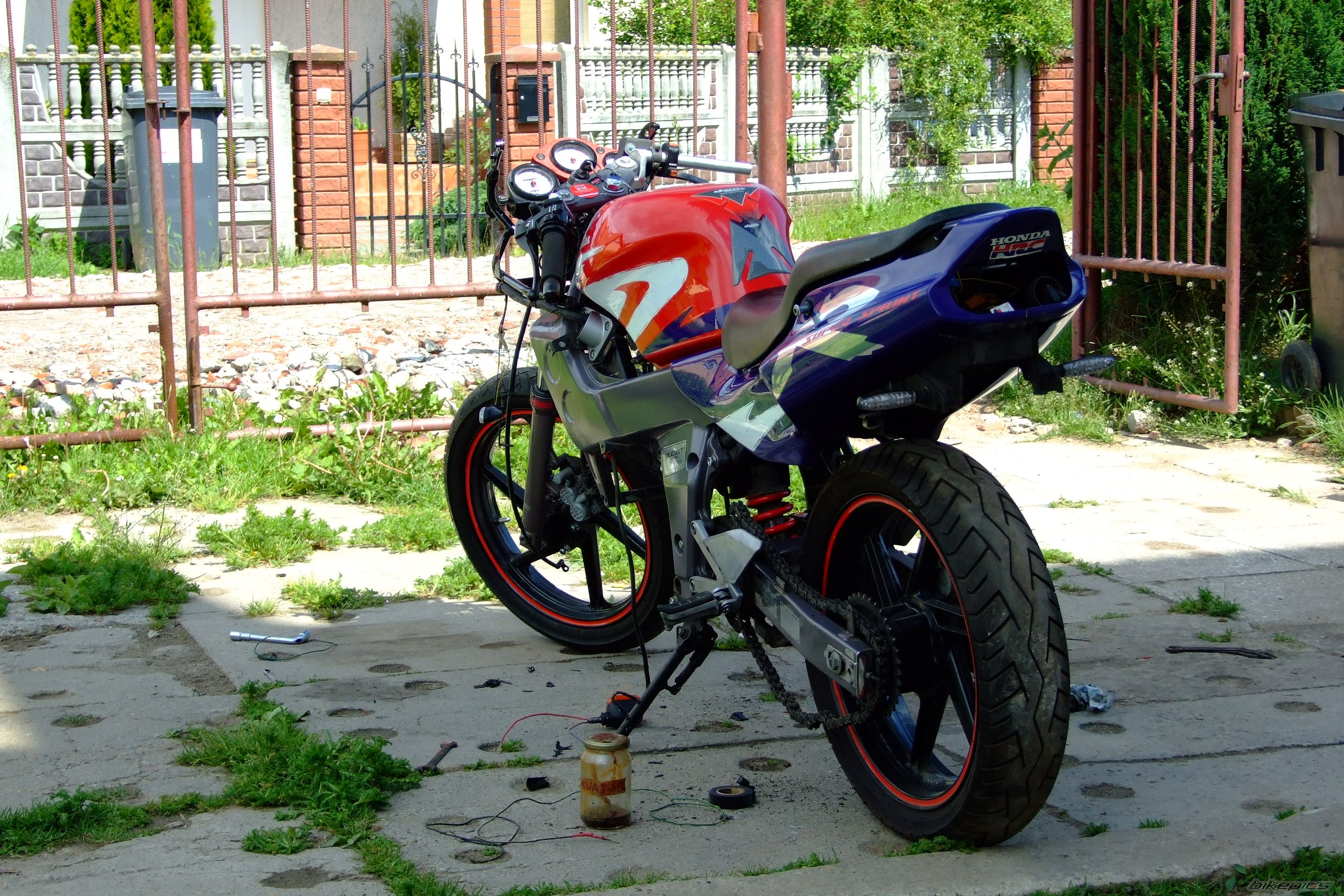 Photo 1692782