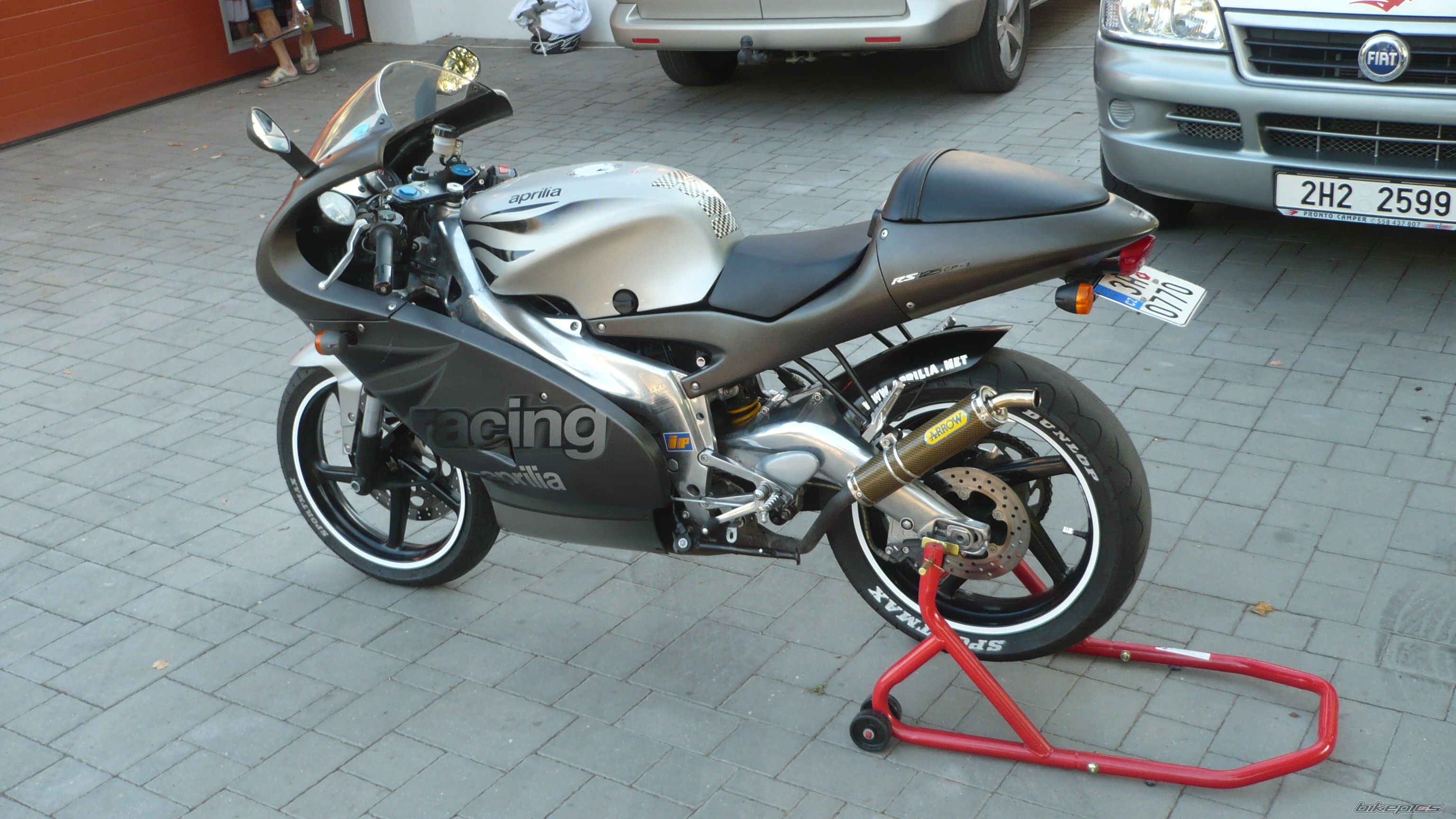 Photo 1692884