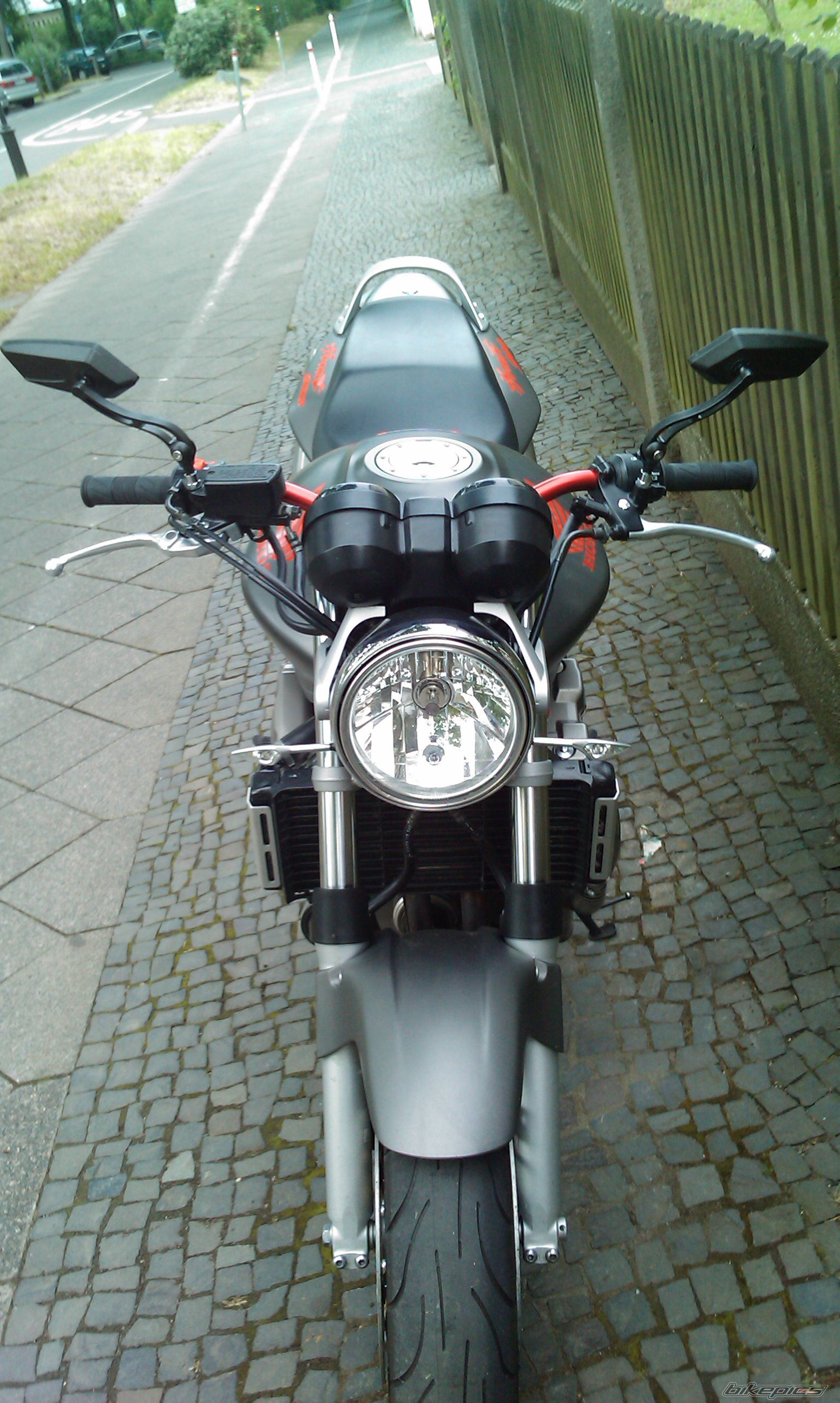 Photo 1692957